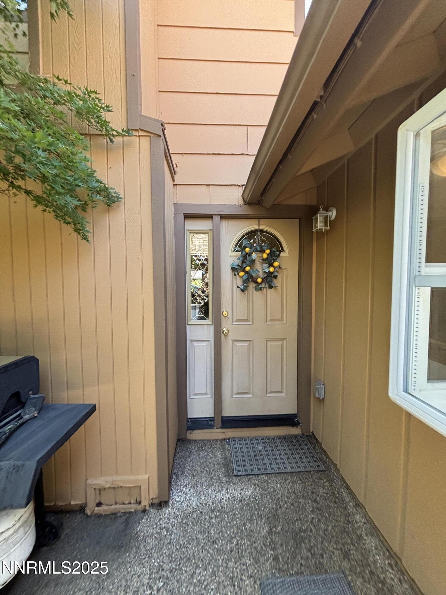 2412 Newcastle Way Property Photo 4