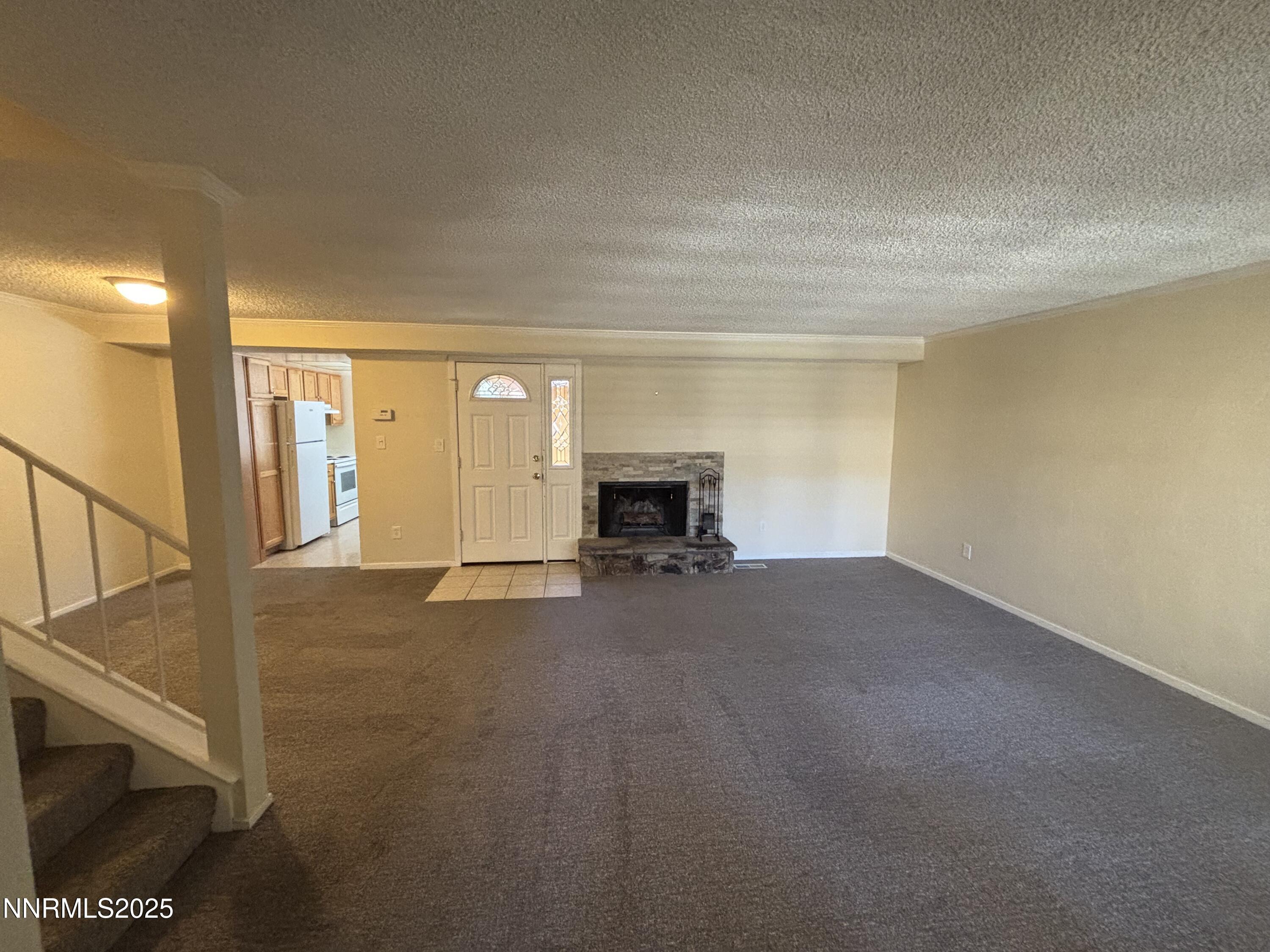 2412 Newcastle Way Property Photo 8