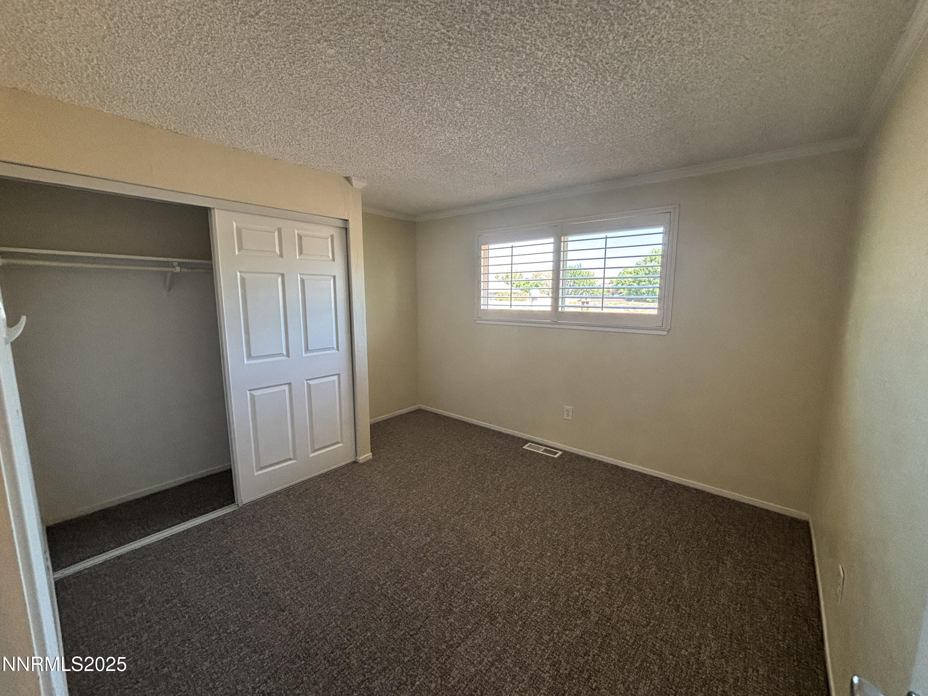 2412 Newcastle Way Property Photo 25
