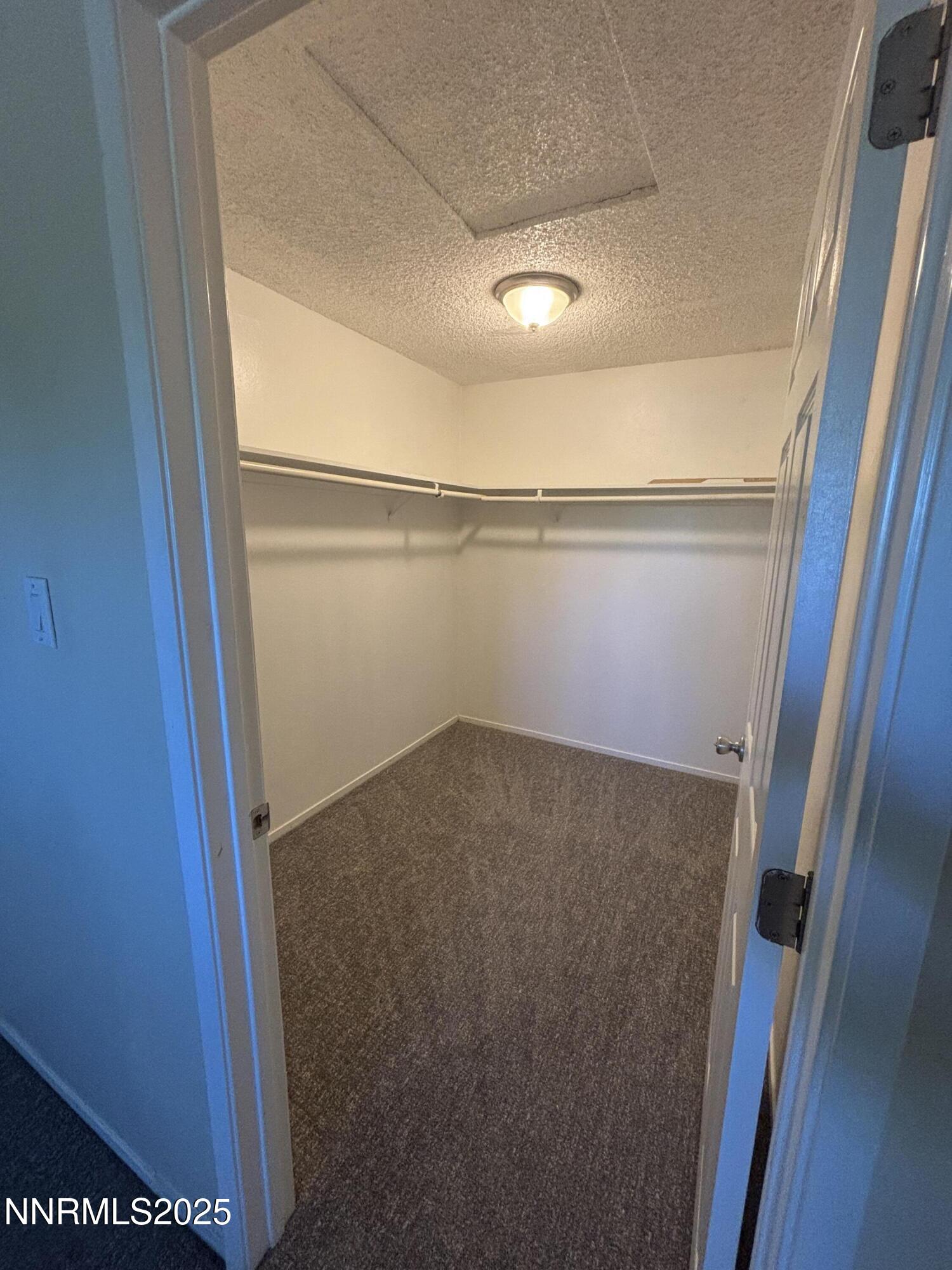 2412 Newcastle Way Property Photo 27