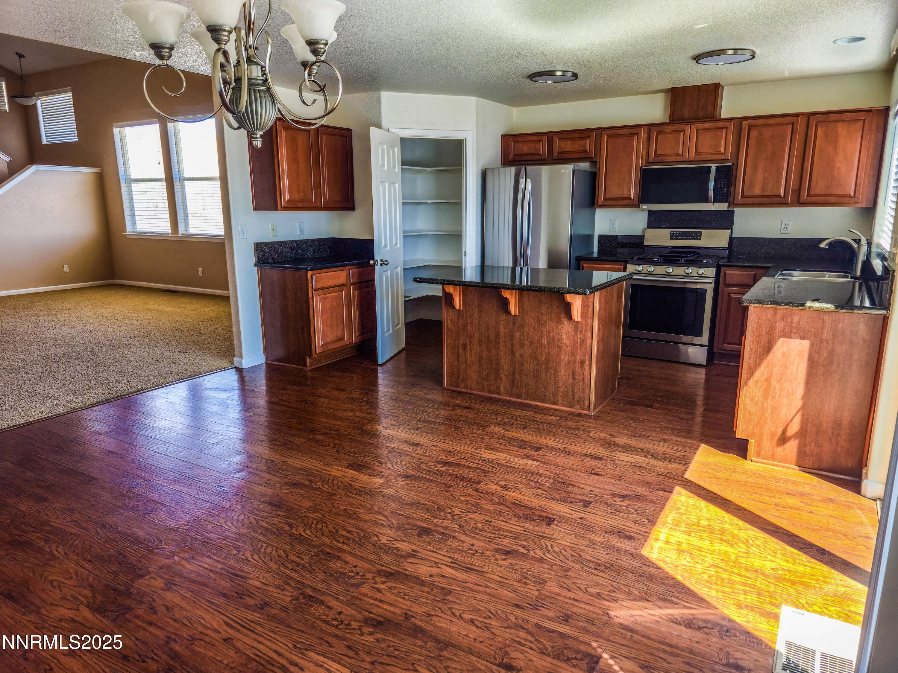 7900 Beech Street Property Photo 2