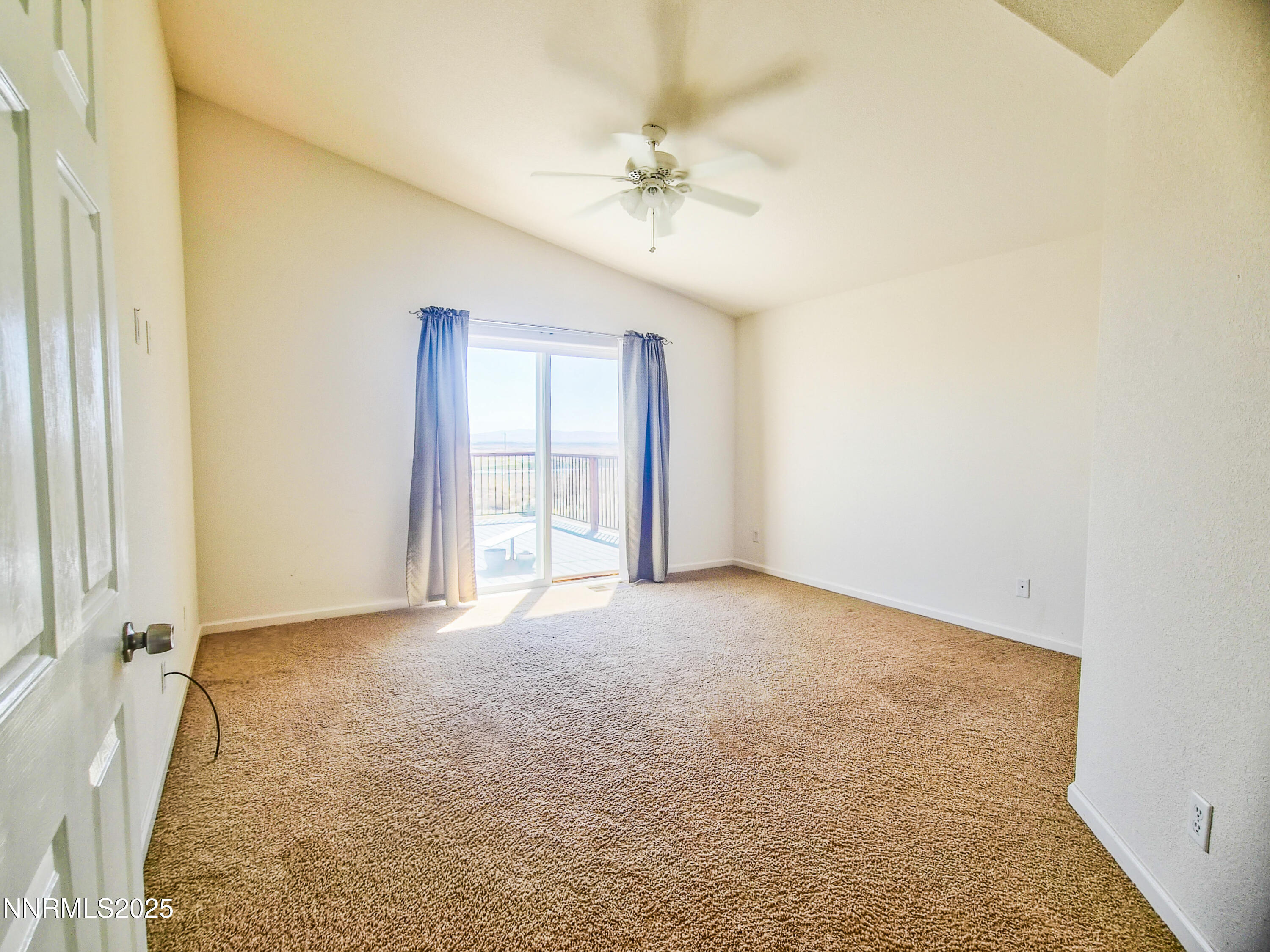7900 Beech Street Property Photo 8