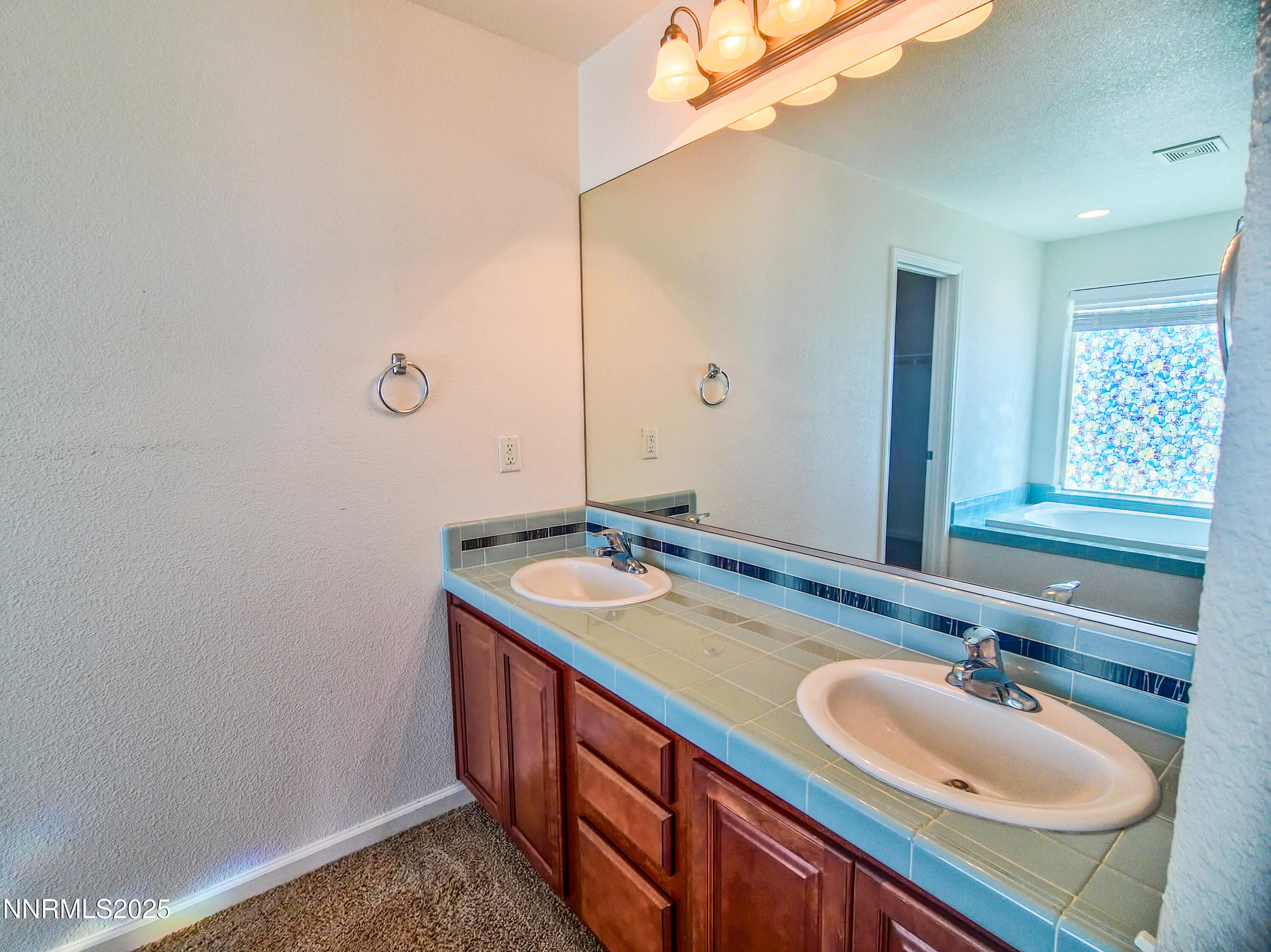7900 Beech Street Property Photo 10