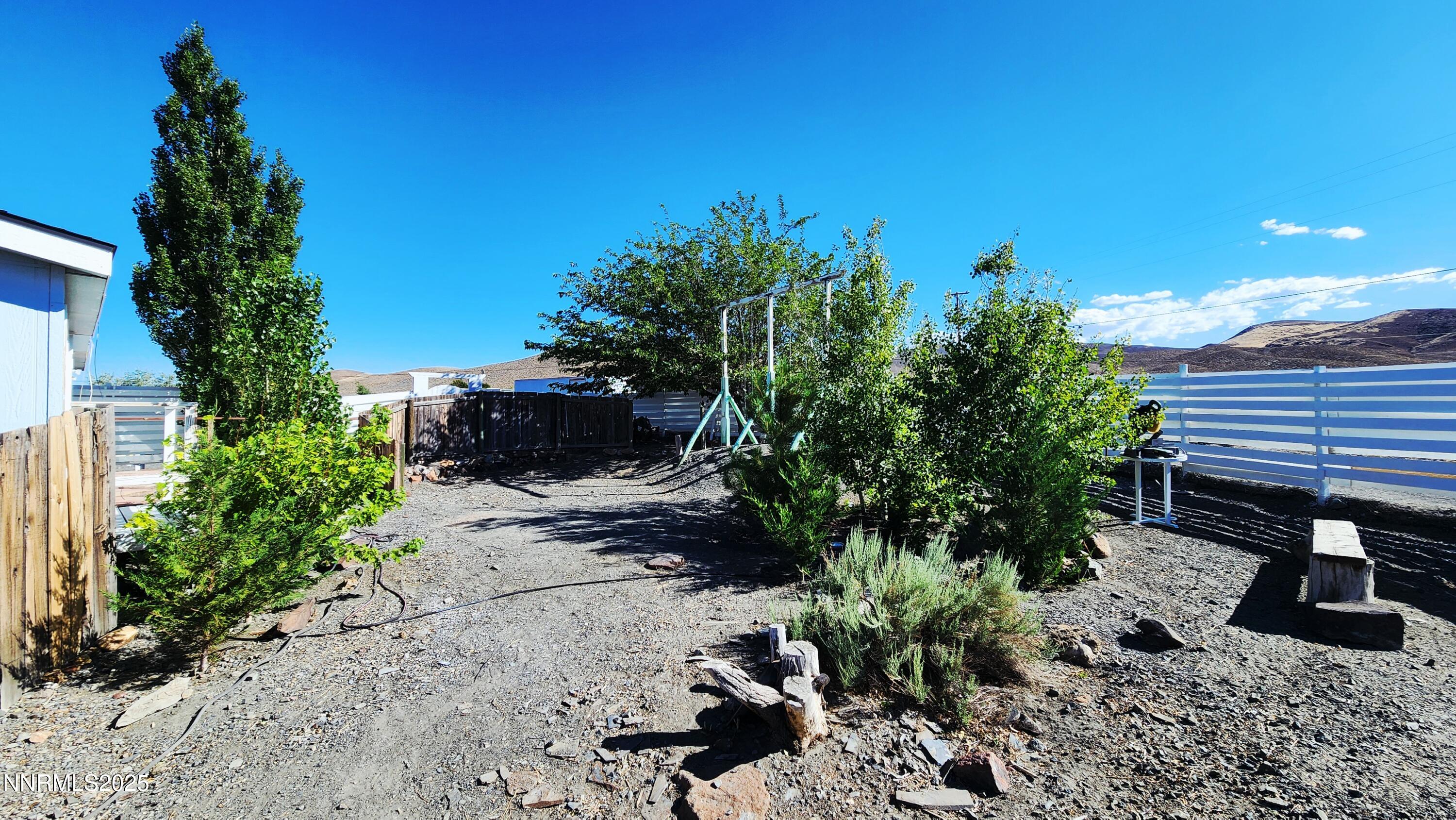 4960 Skyline Drive Property Photo 4