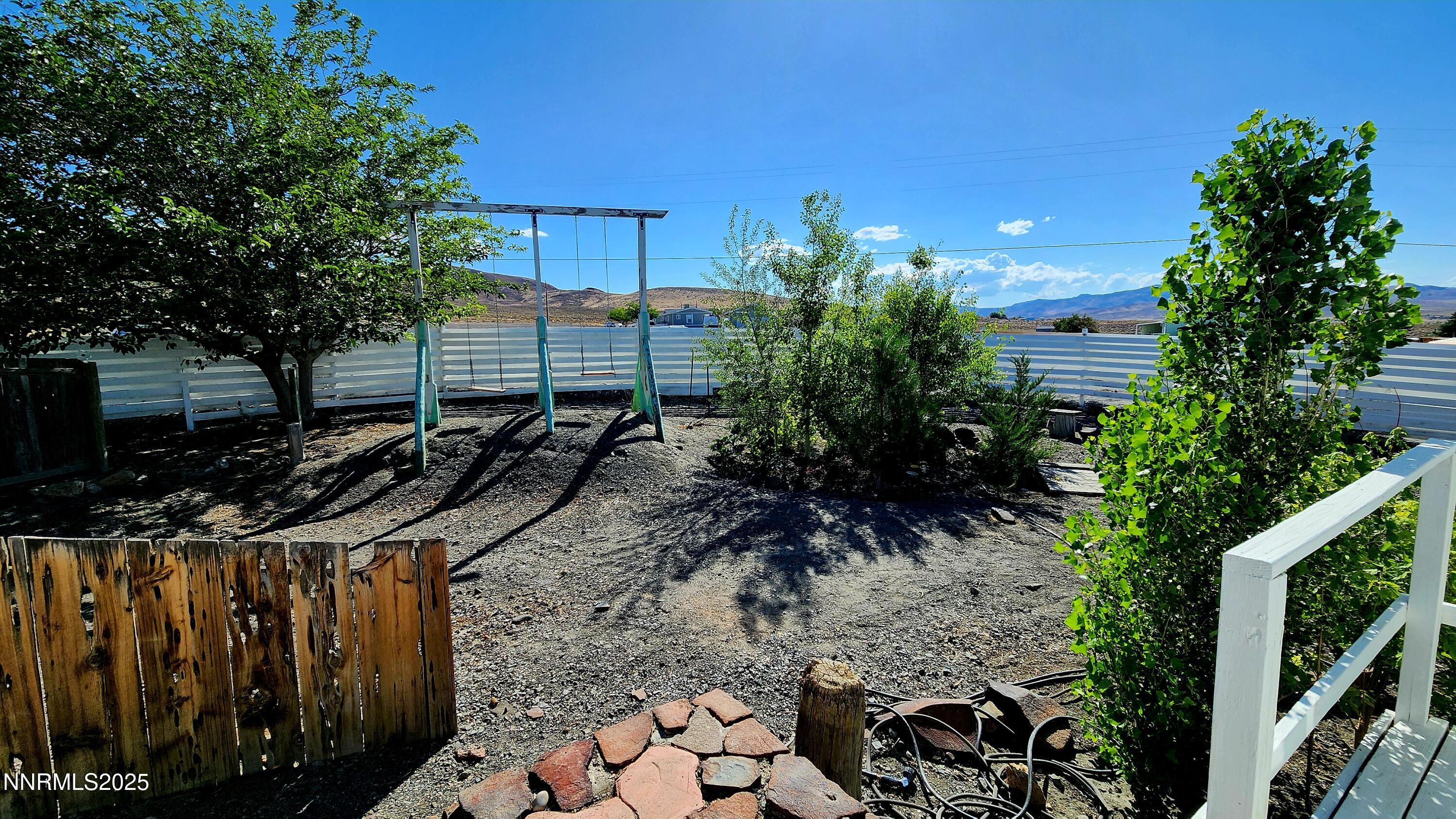 4960 Skyline Drive Property Photo 5