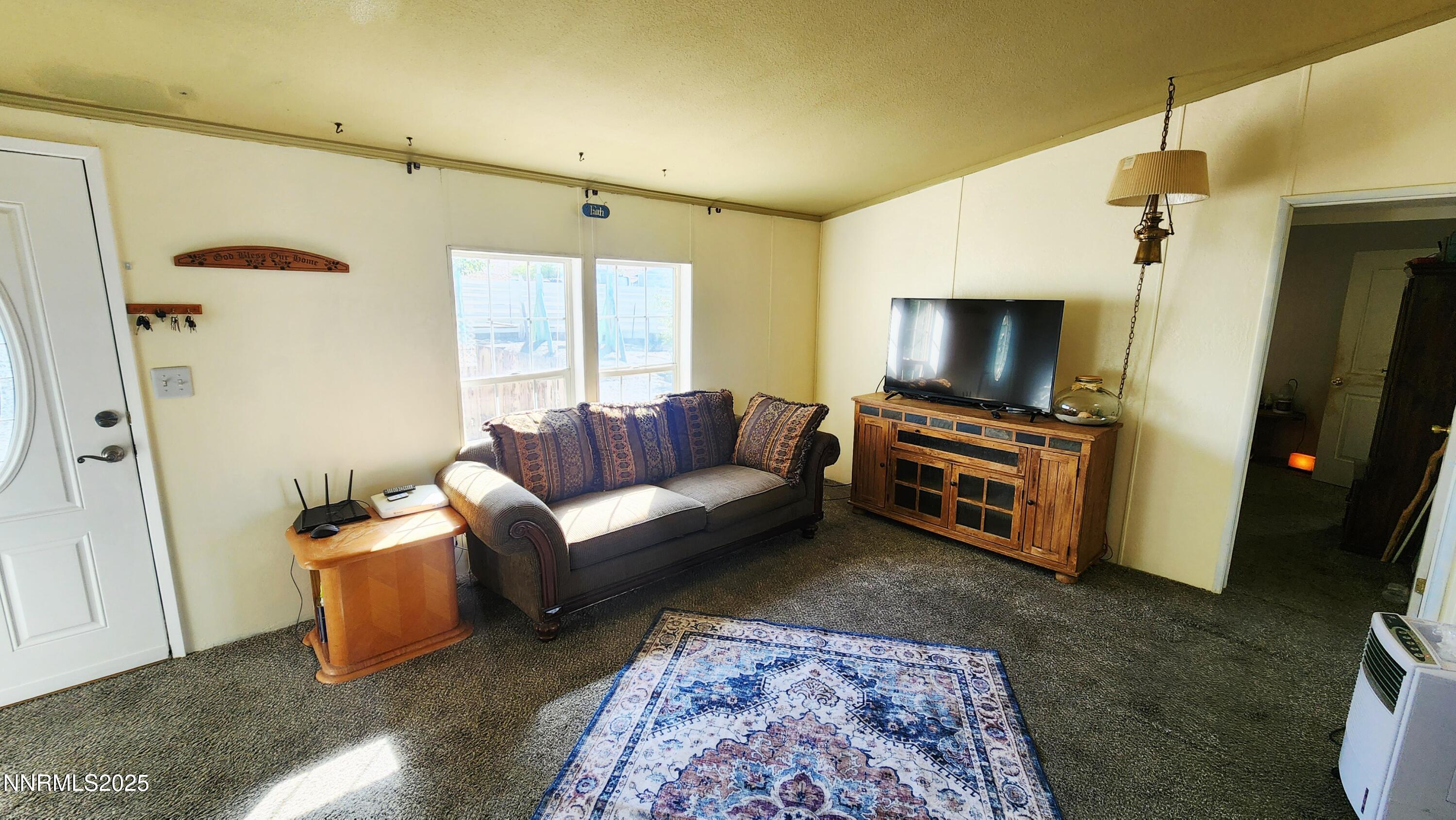 4960 Skyline Drive Property Photo 9