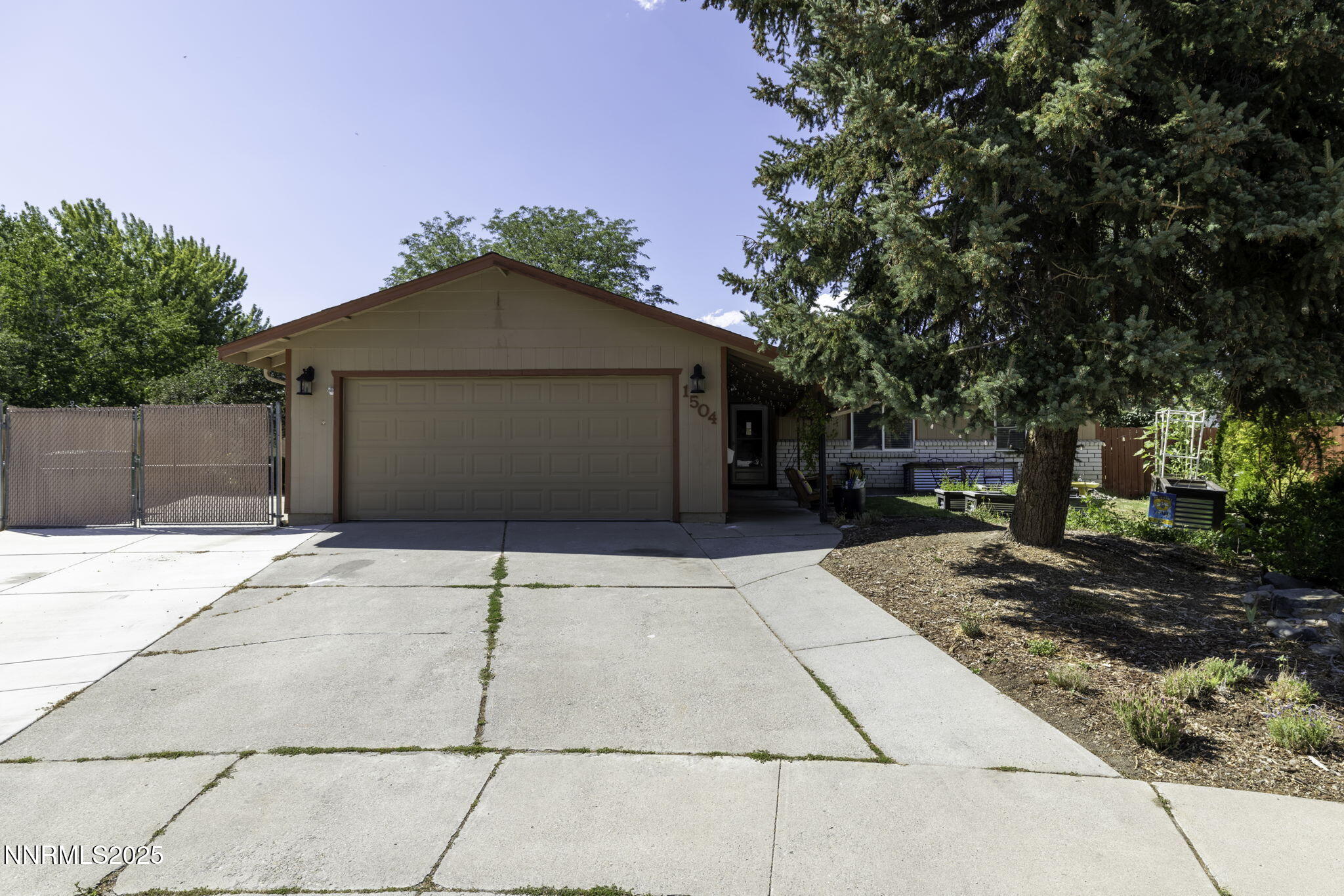 1504 Pinto Court Property Photo 2