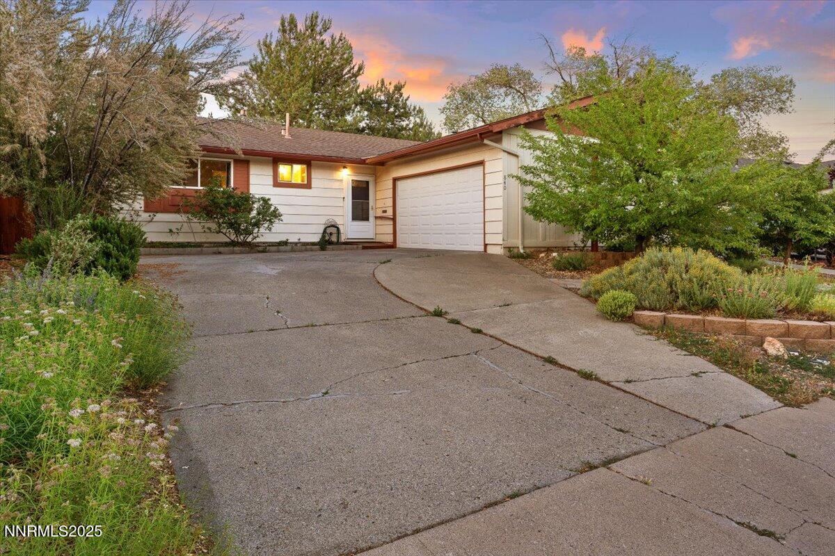 840 Akard Drive Property Photo 1