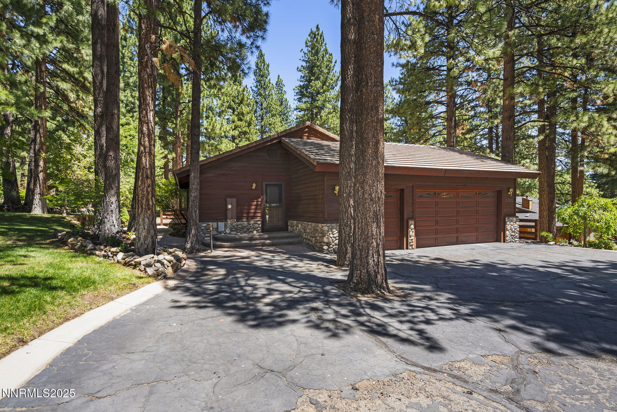 1705 Blue Spruce Road Property Photo 1