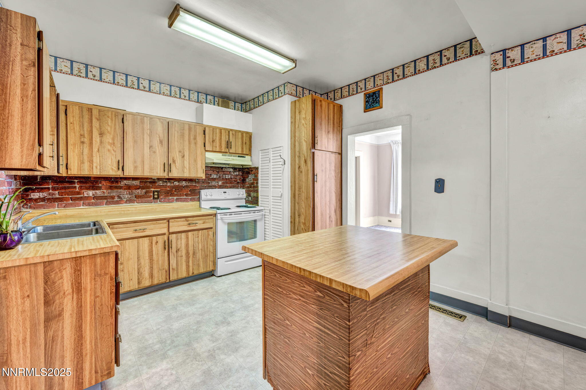 1012 N Nevada Street Property Photo 26