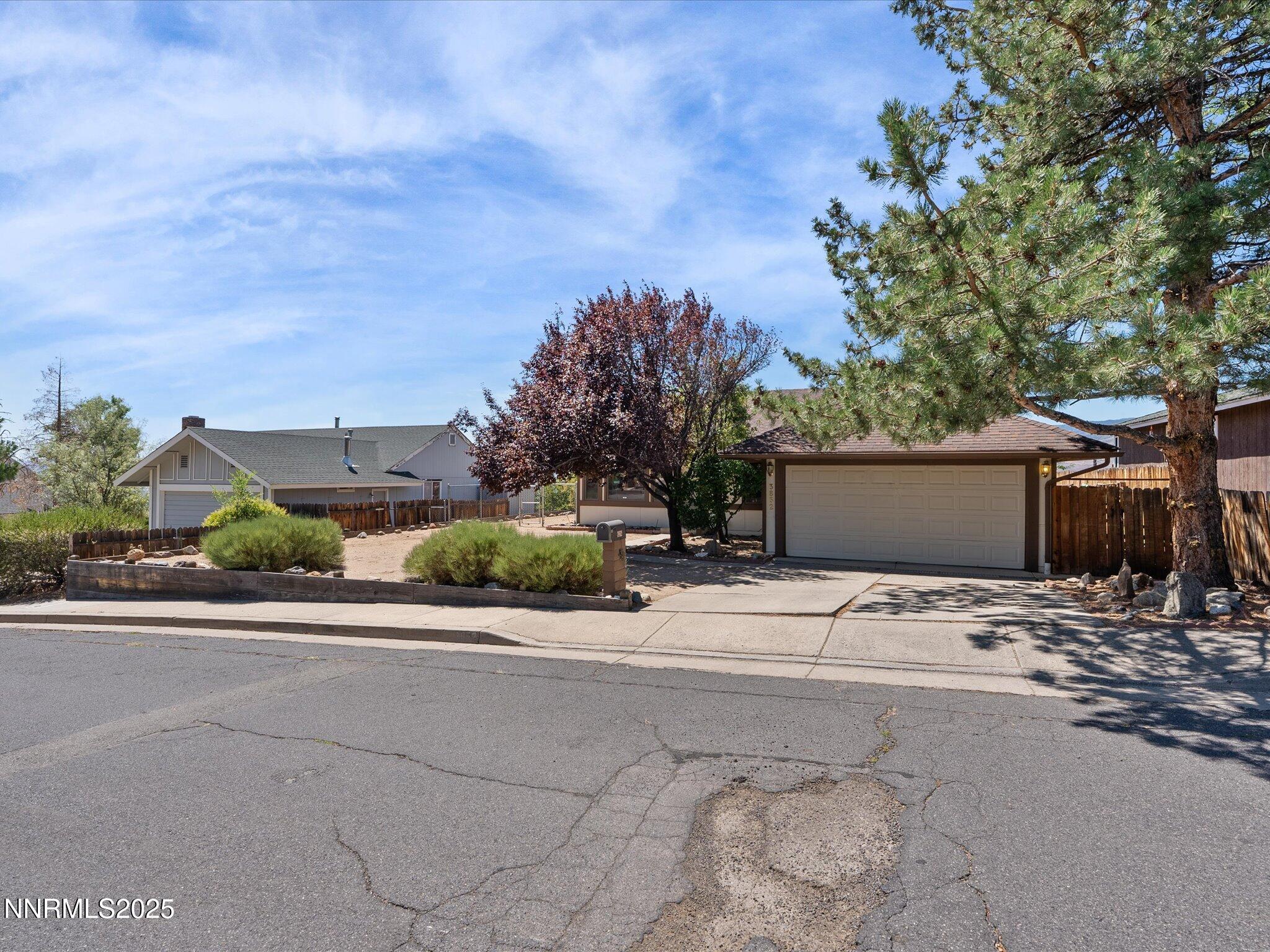 3852 Bexley Square Property Photo 1