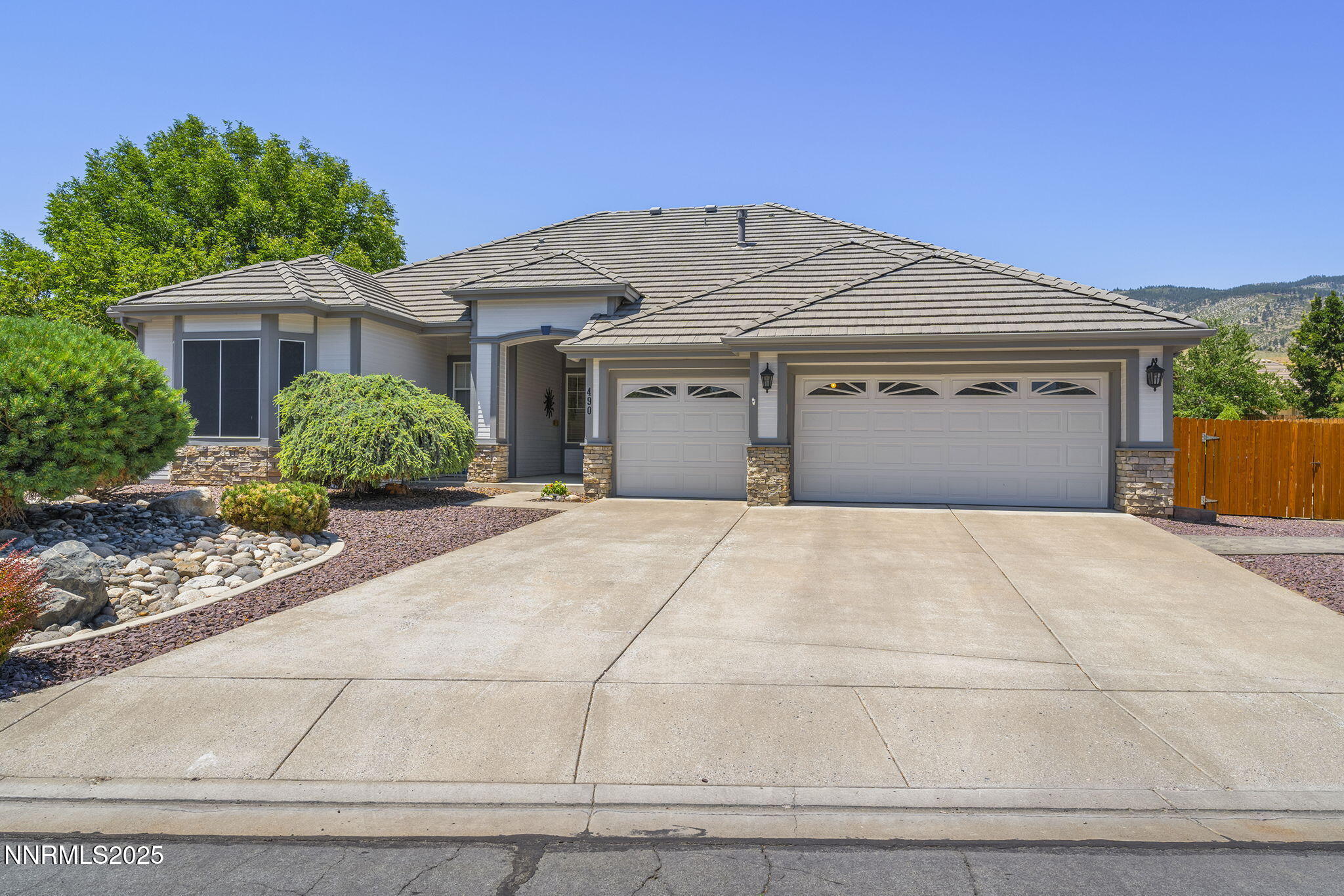 490 Norfolk Drive Property Photo 1