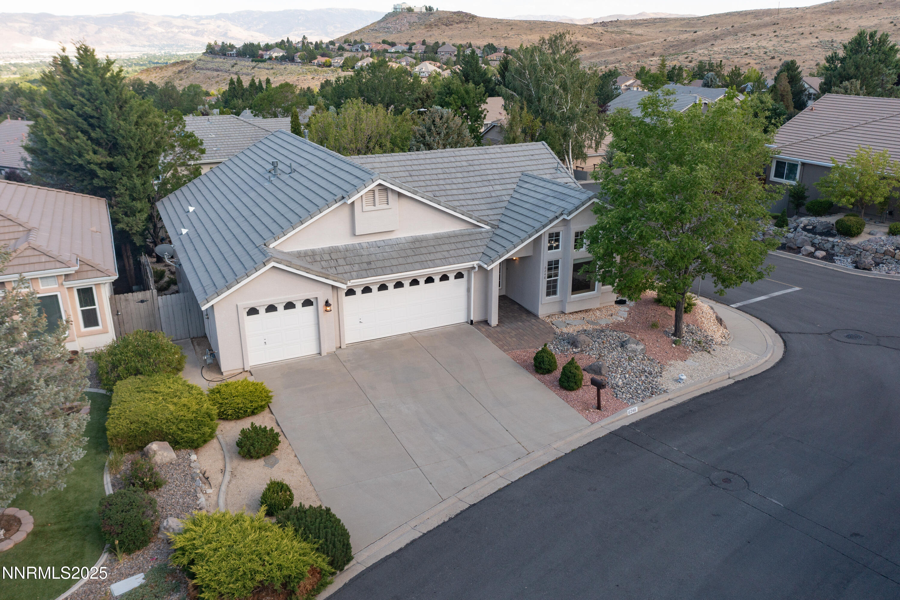 6248 Golden Meadow Road Property Photo 2