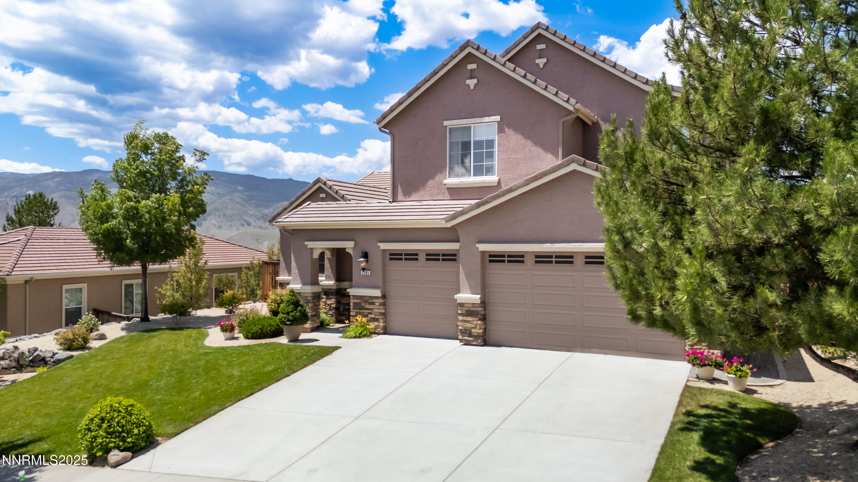 2265 Peavine Valley Road Property Photo 2