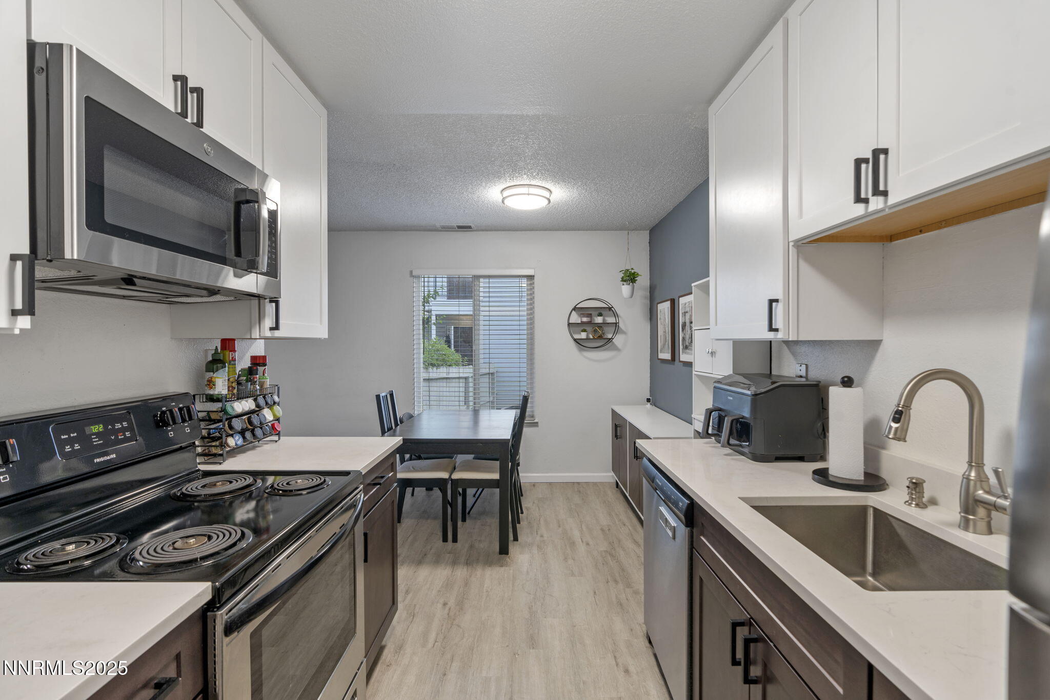 1555 Delucchi Lane Property Photo 12
