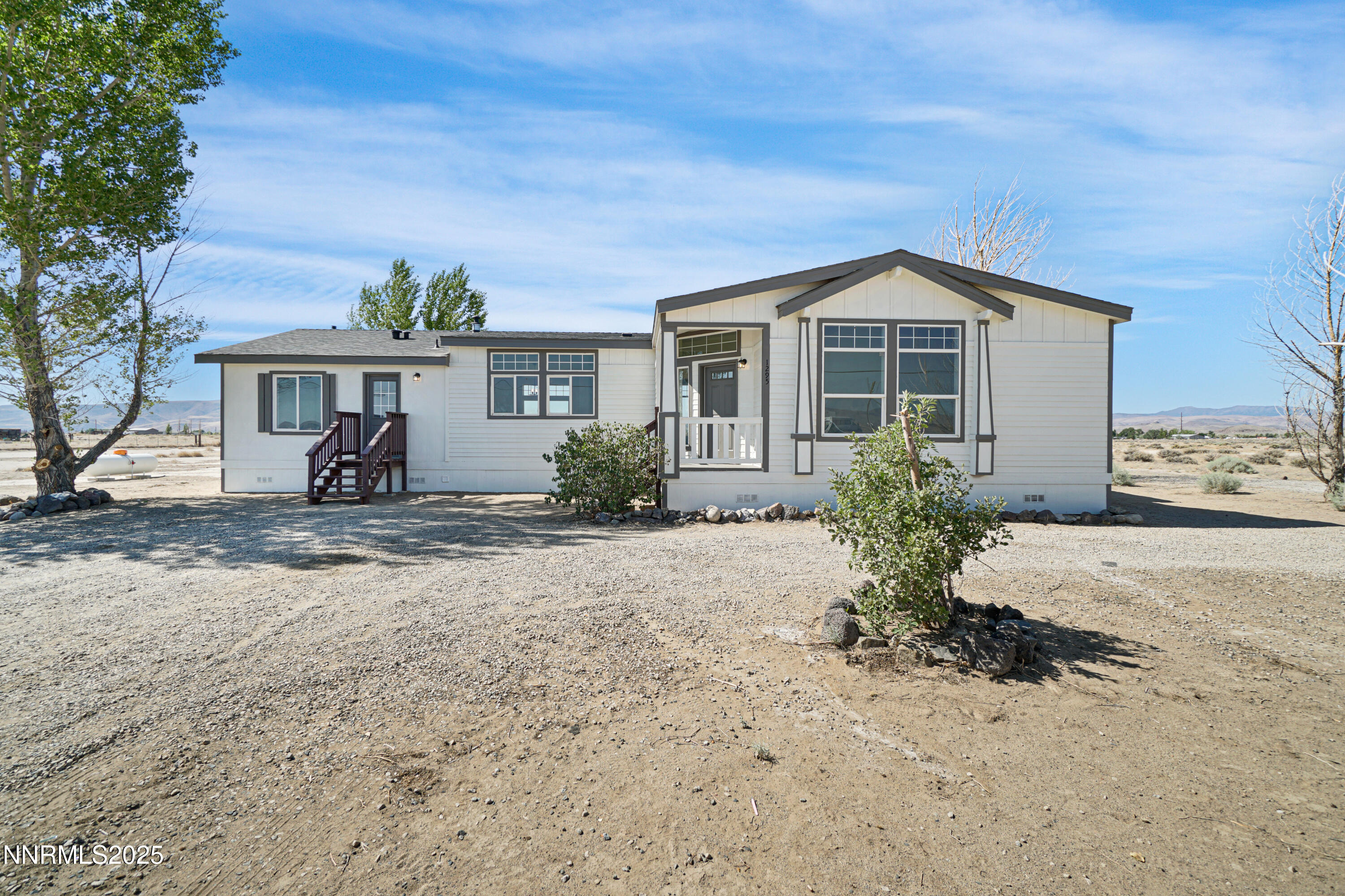 1295 E 10th Street Property Photo 1
