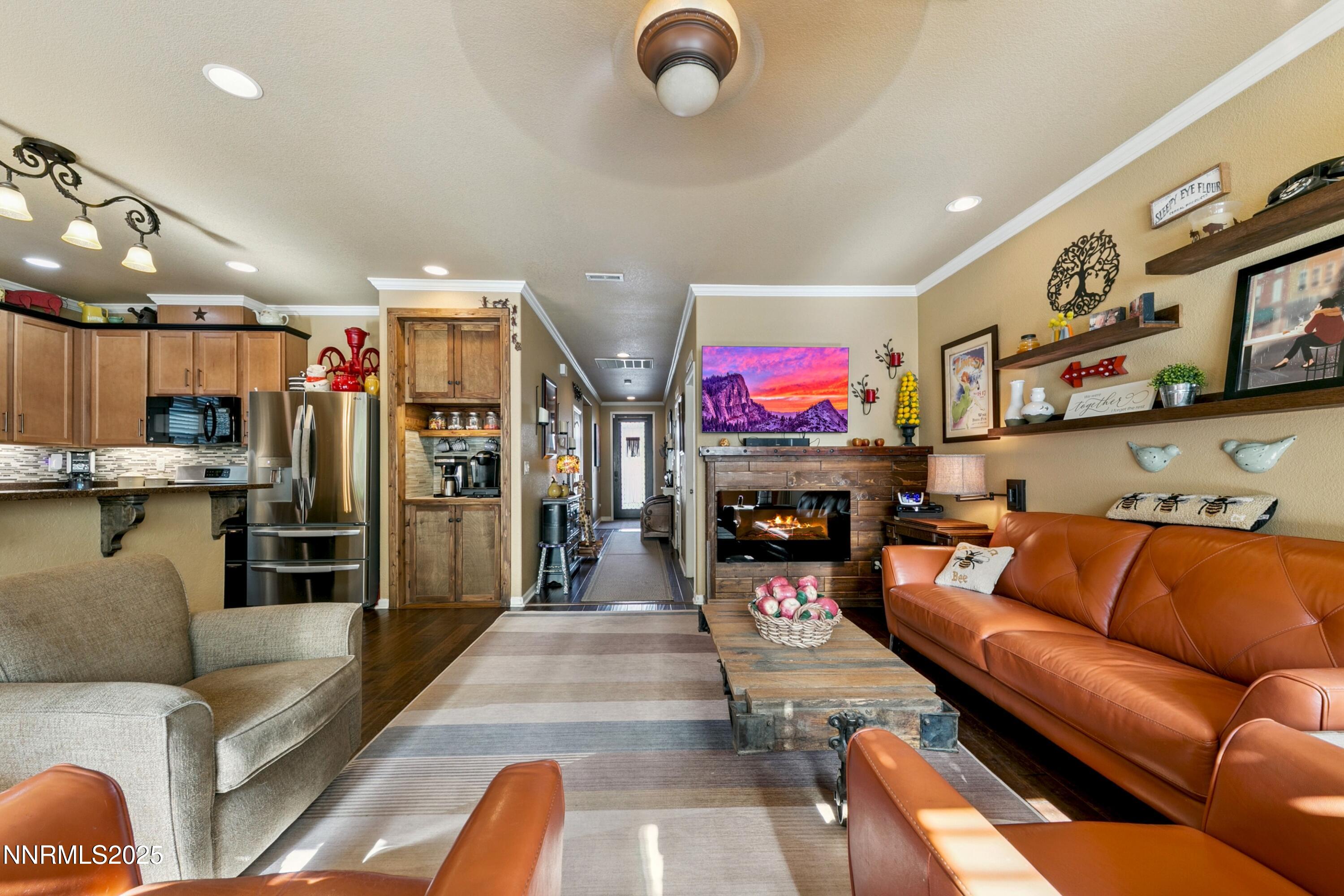 7175 Fox Wood Lane Property Photo 1