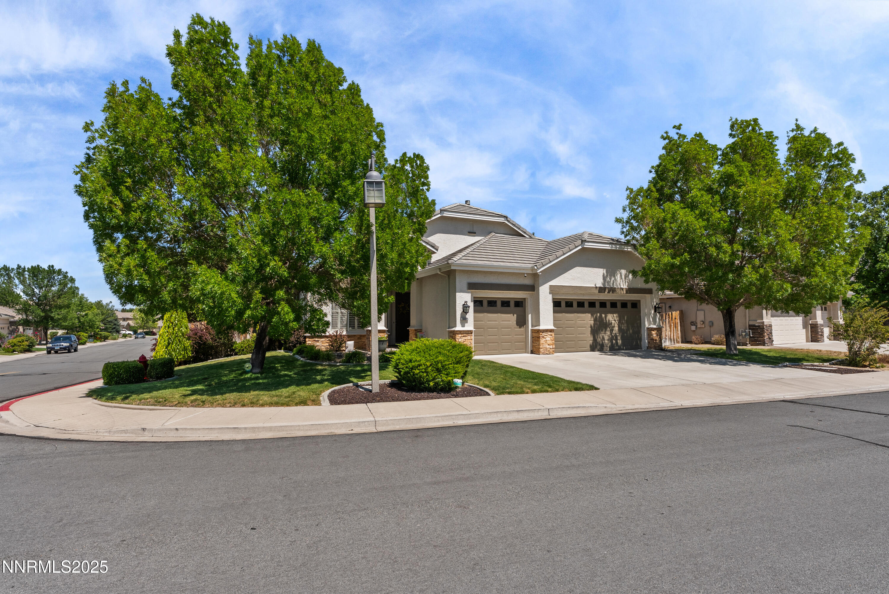 10095 Cascade Falls Drive Property Photo 1
