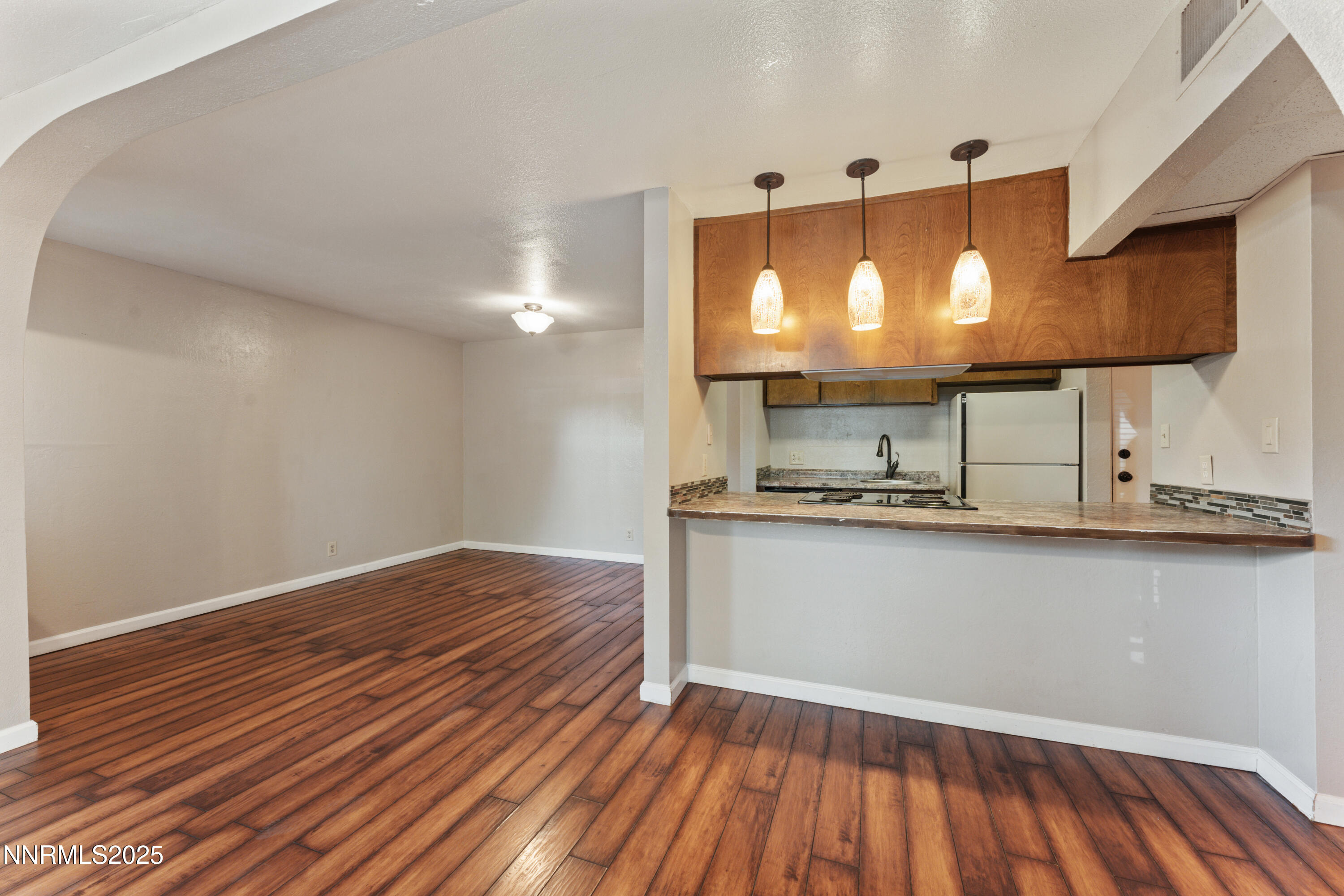 2955 Lakeside Drive Property Photo 1