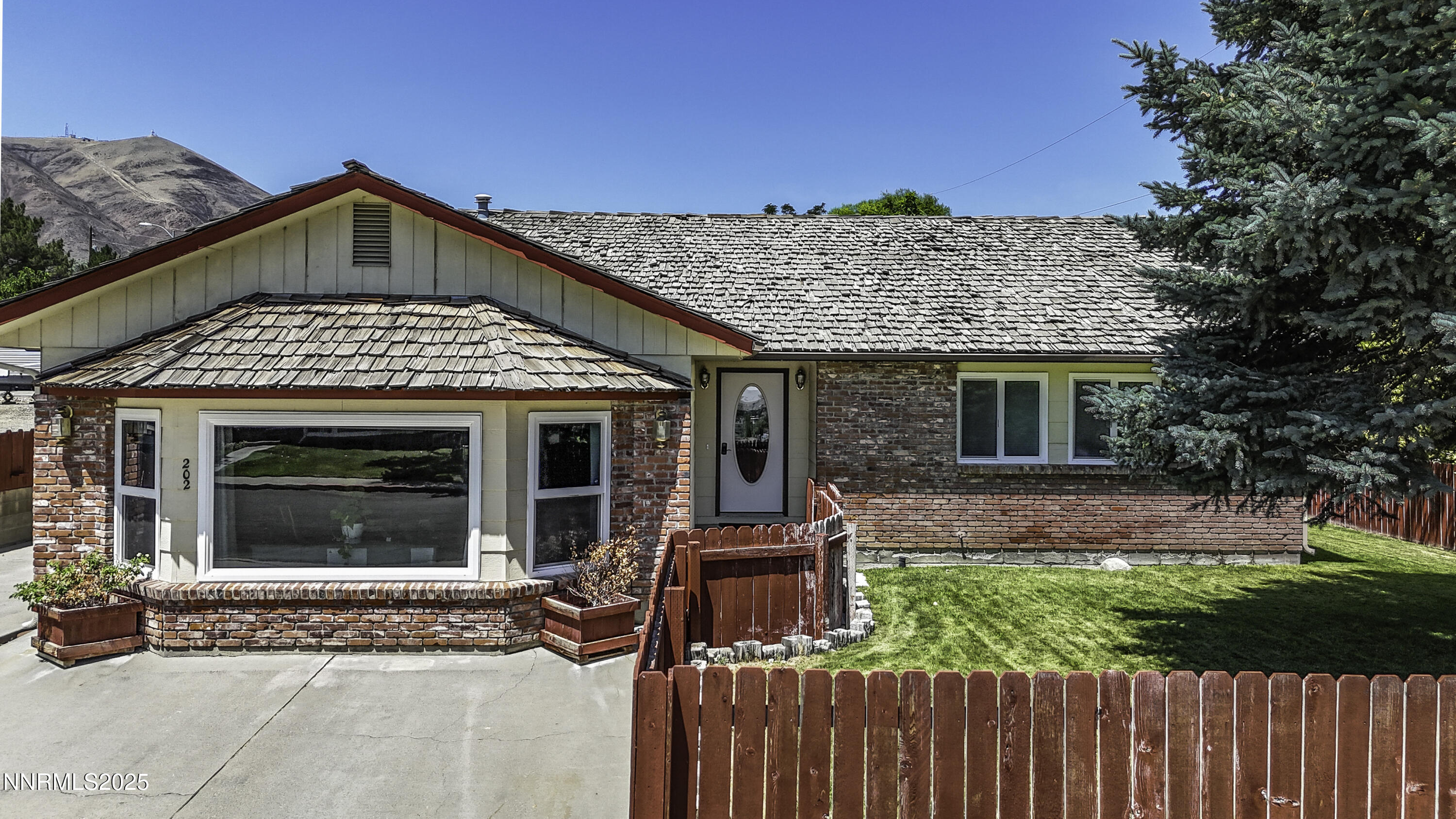 202 Summit Avenue Property Photo 2