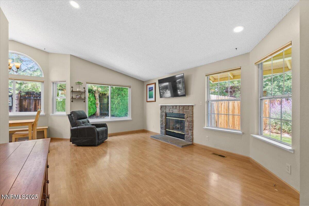 6320 Moon Ridge Terrace Property Photo 4