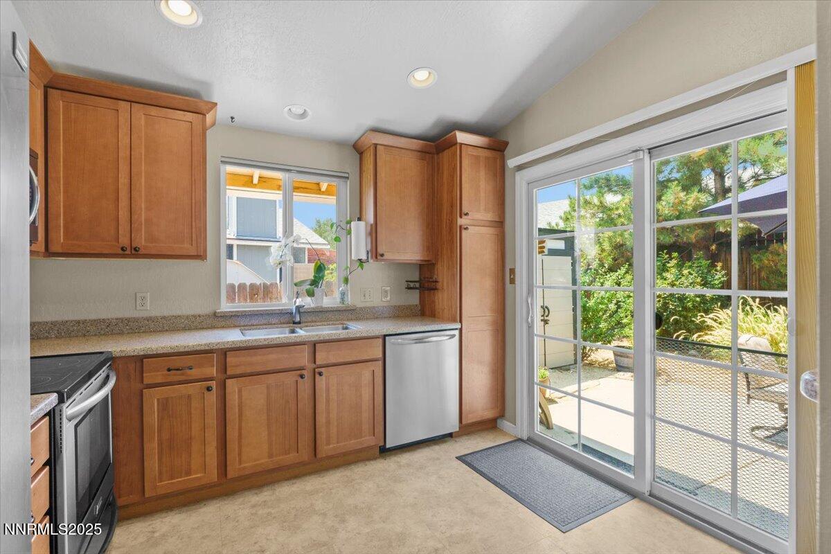 6320 Moon Ridge Terrace Property Photo 8