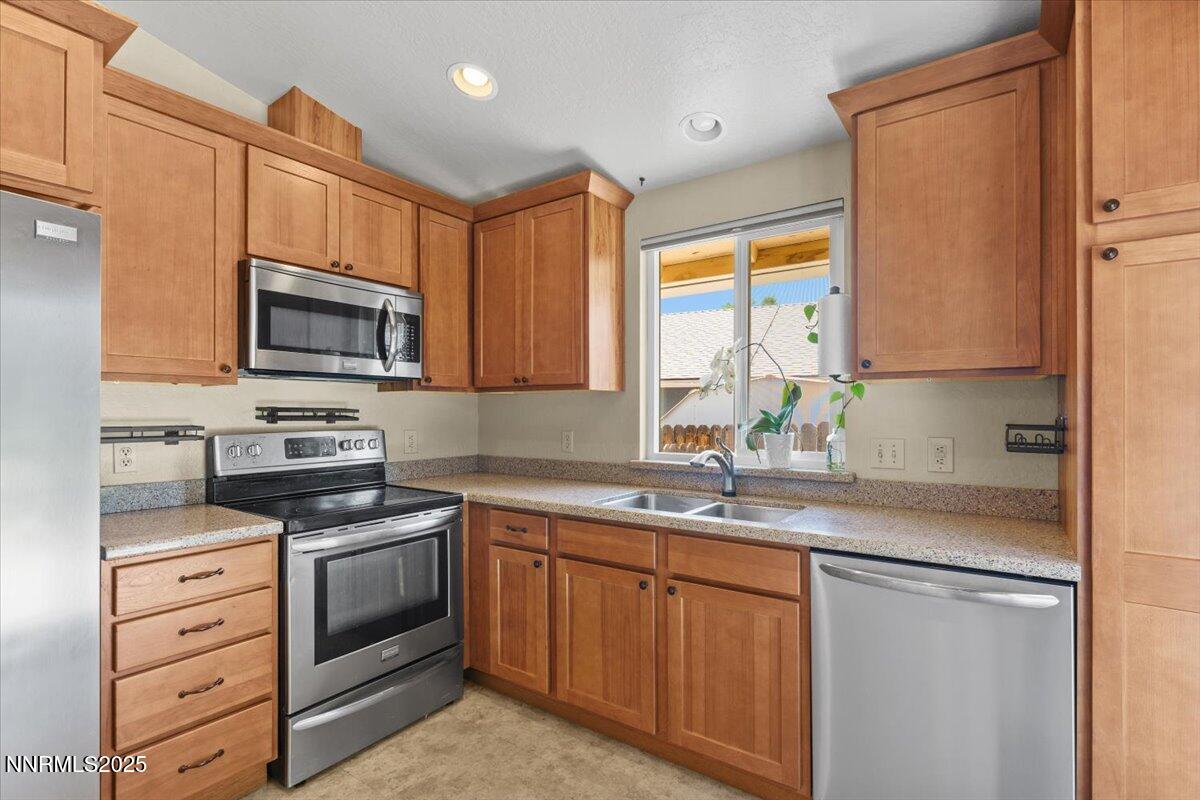 6320 Moon Ridge Terrace Property Photo 9