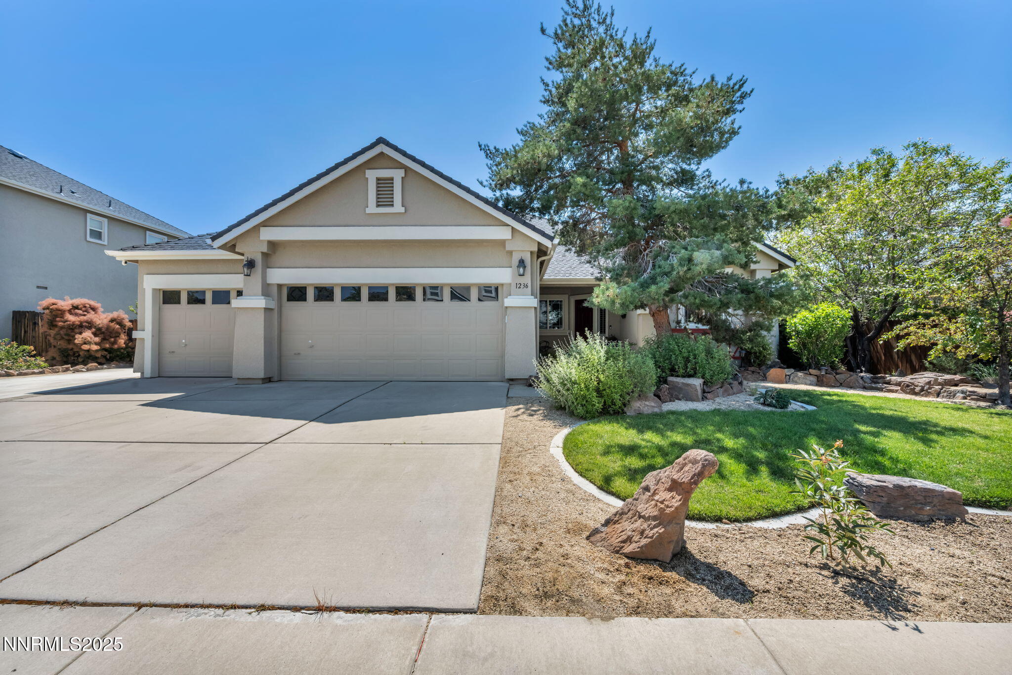 1236 Sticklebract Drive Property Photo 1