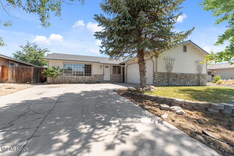 1381 Spooner Drive Property Photo 1