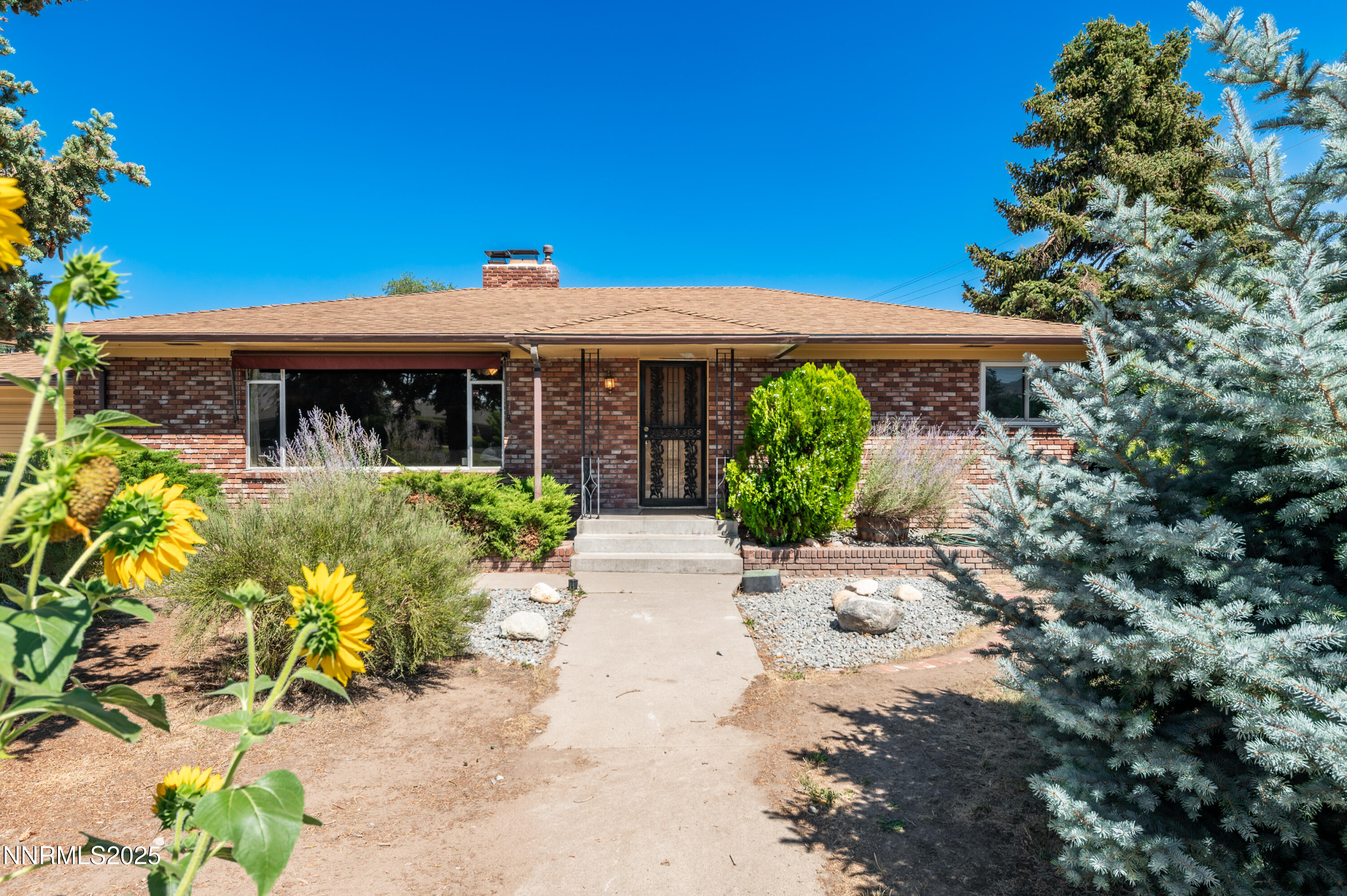 1890 Palisade Drive Property Photo 1