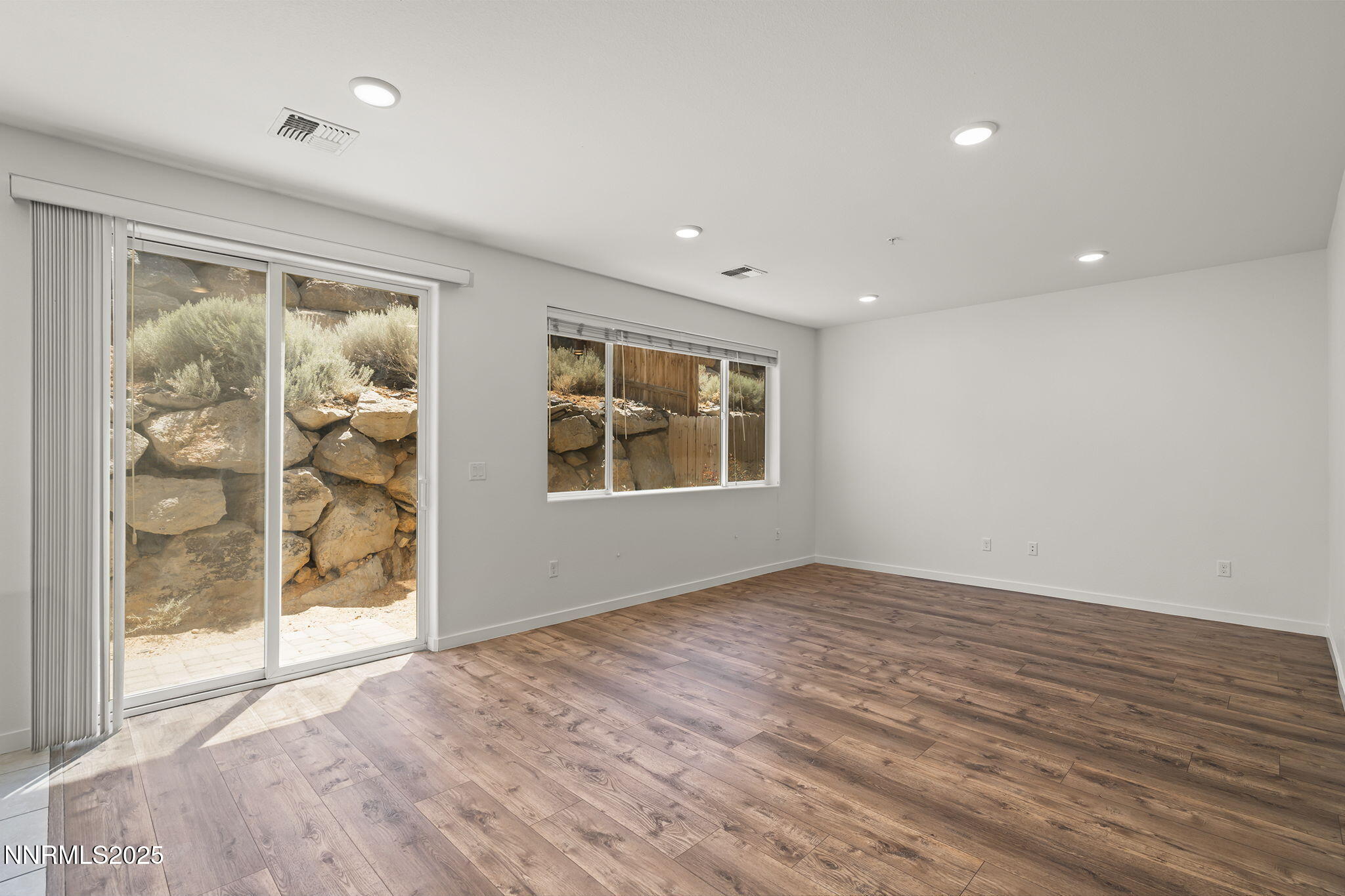 4693 Falcon Rock Lane Property Photo 4