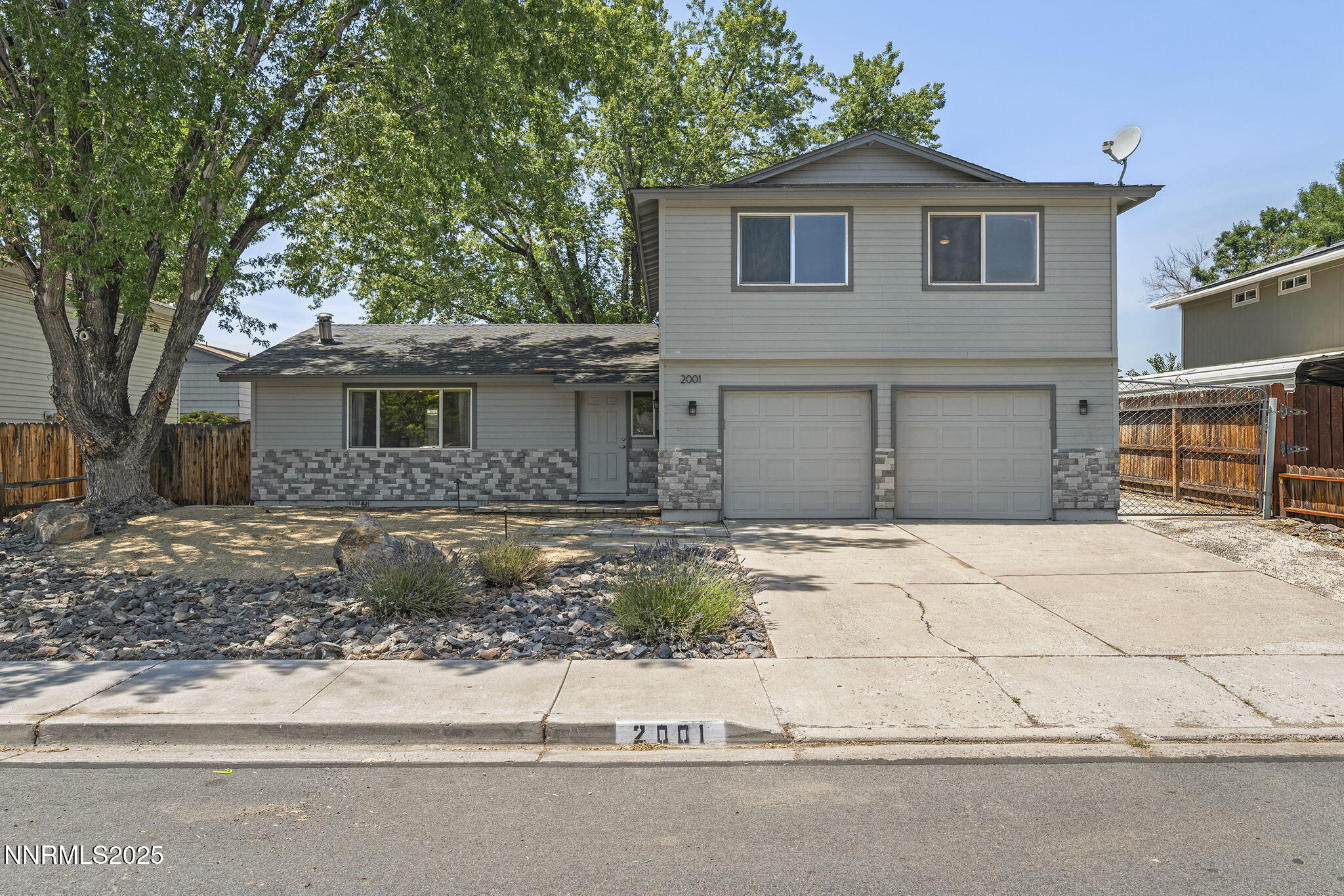 2001 Howard Drive Property Photo 1