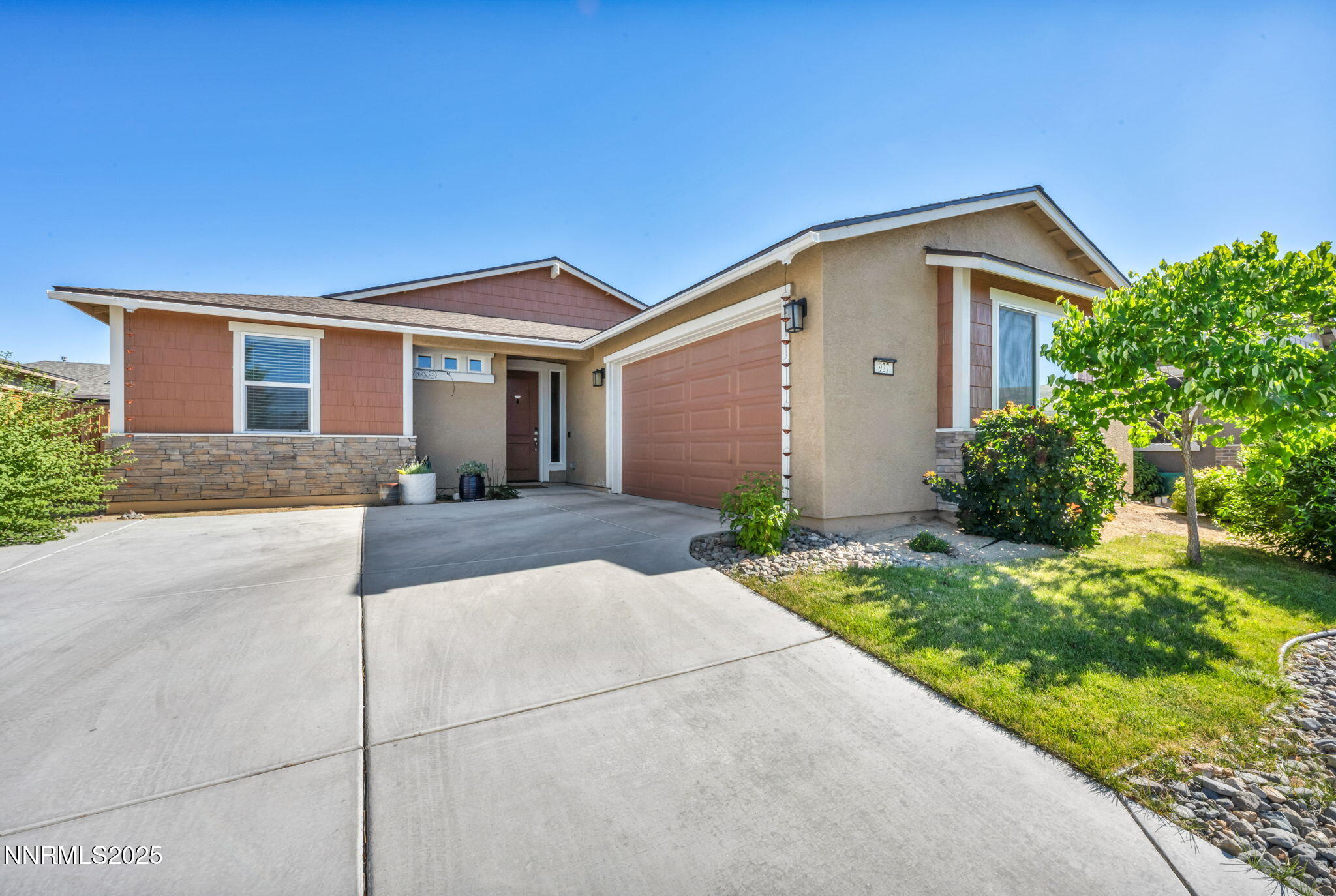927 Croston Springs Drive Property Photo 1