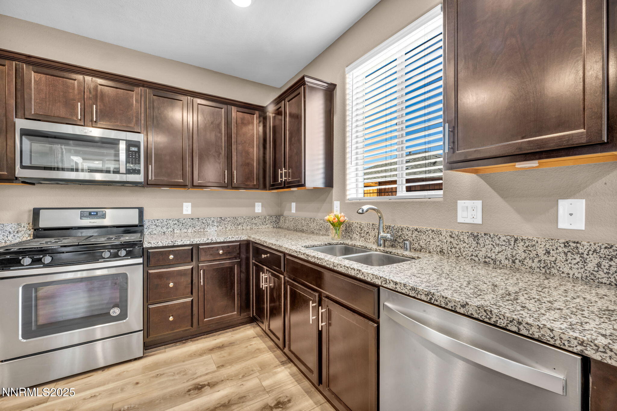 927 Croston Springs Drive Property Photo 4