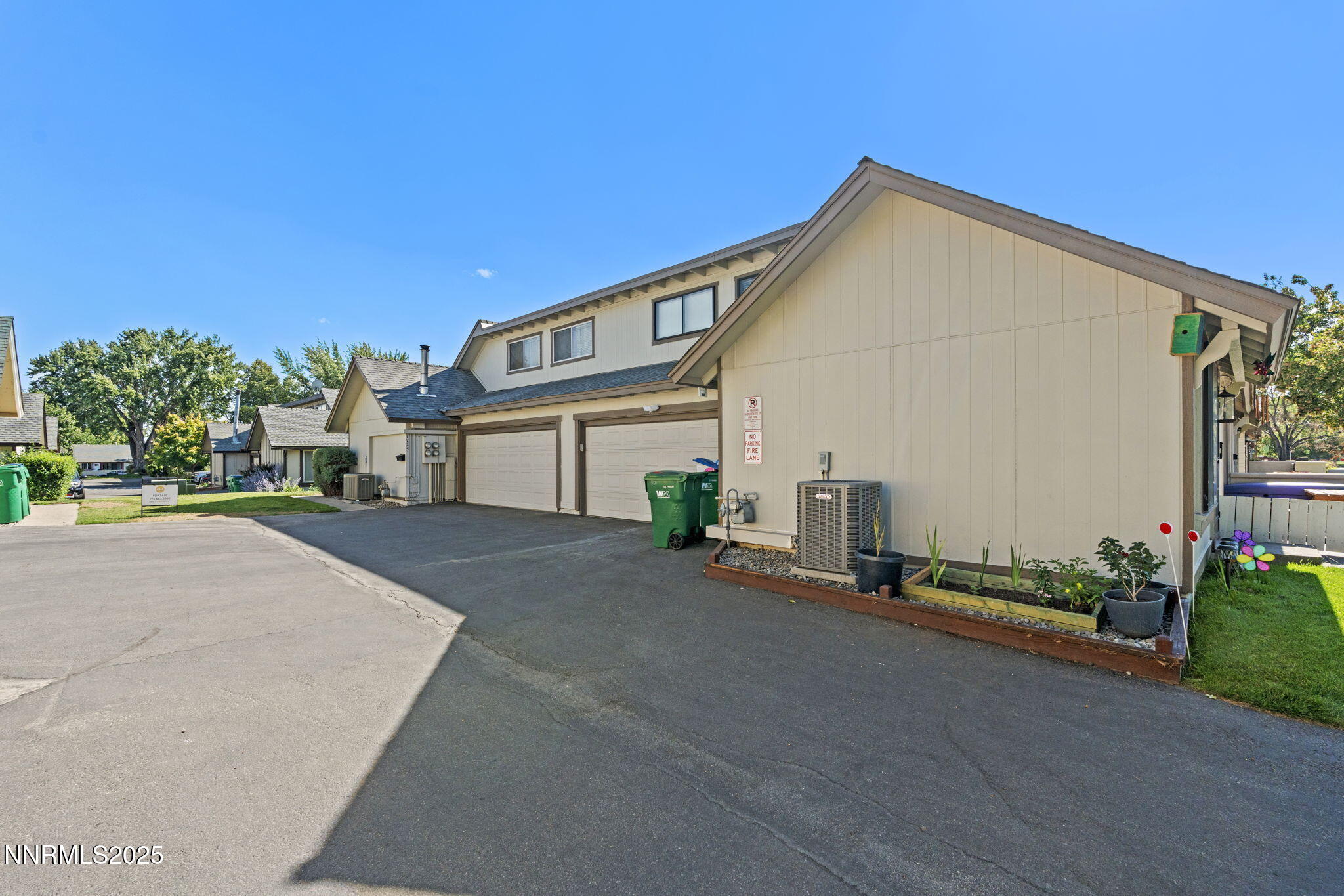 1725 York Way Property Photo 3