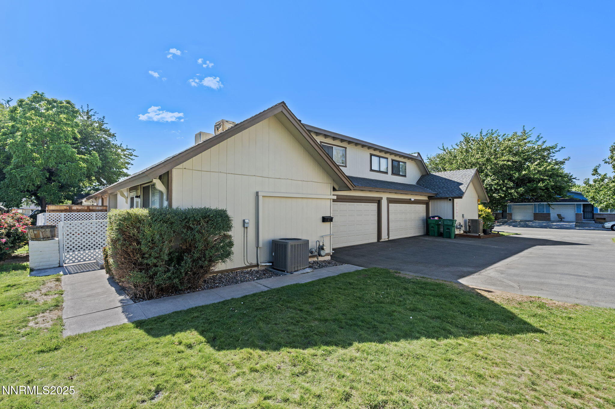 1725 York Way Property Photo 4