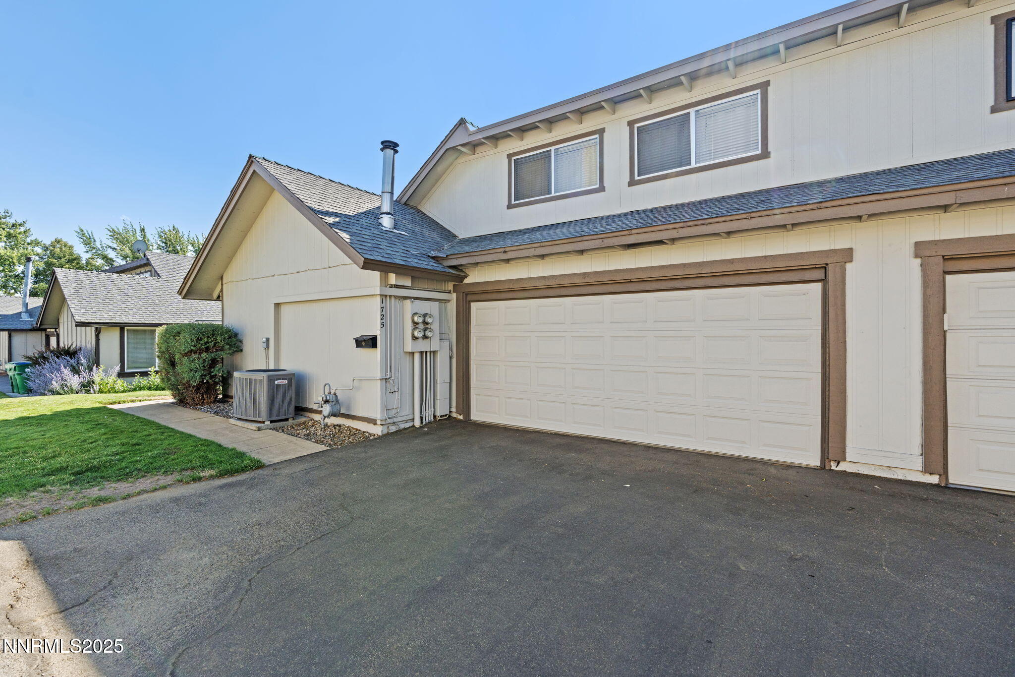 1725 York Way Property Photo 5