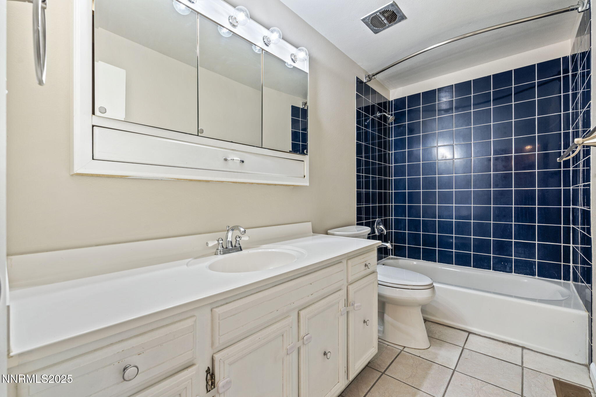 1725 York Way Property Photo 25