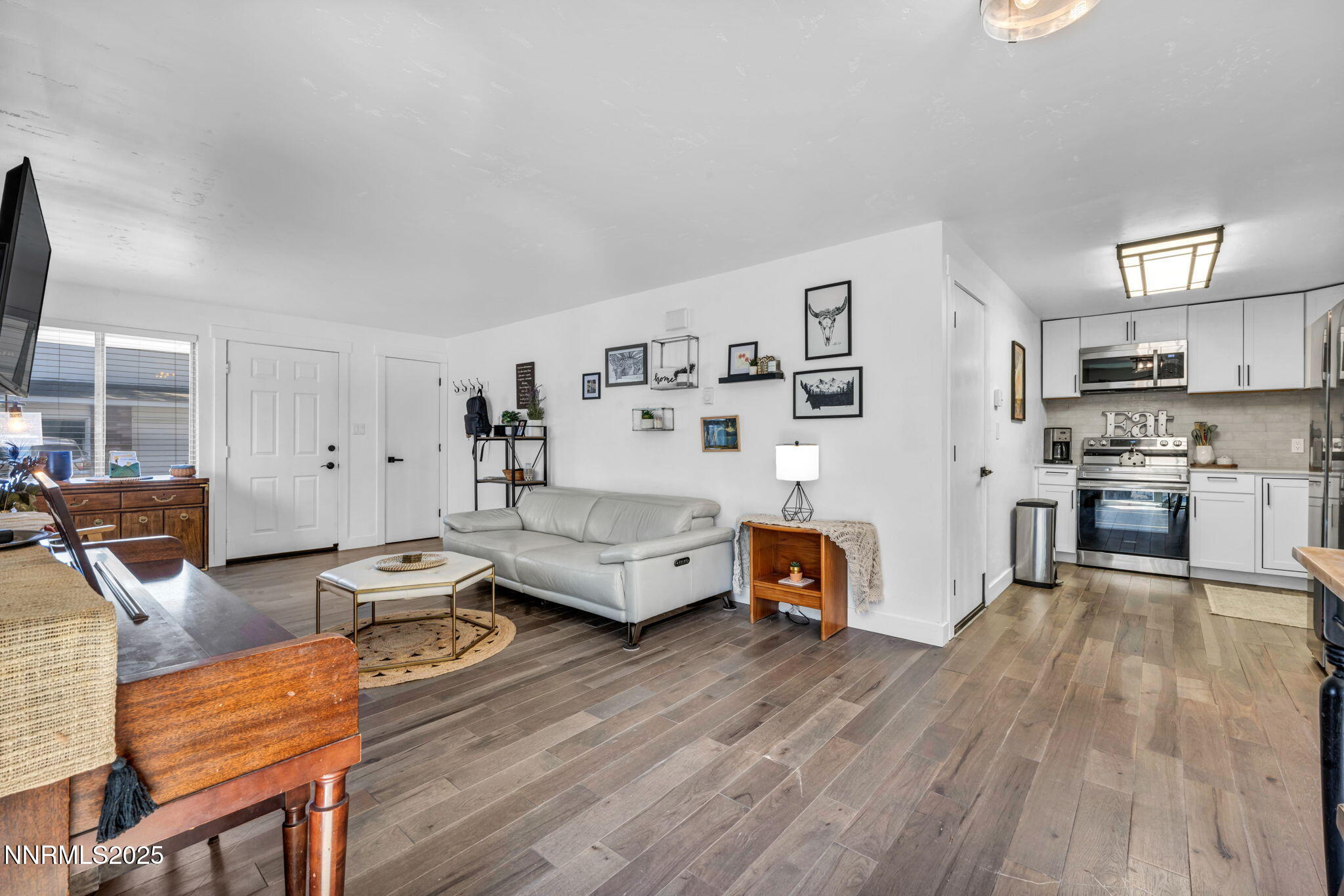 3187 Imperial Way Property Photo 6