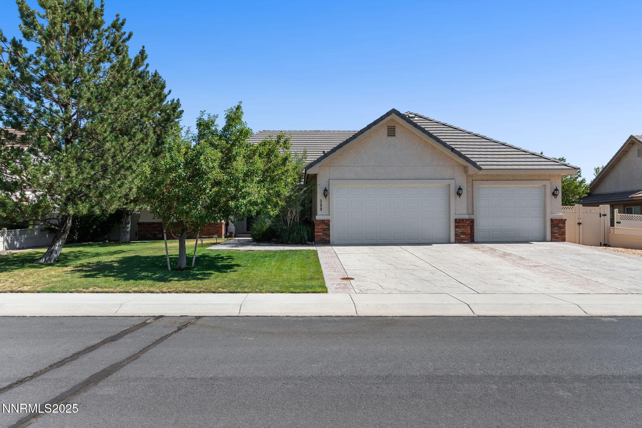 308 San Roma Drive Property Photo 1