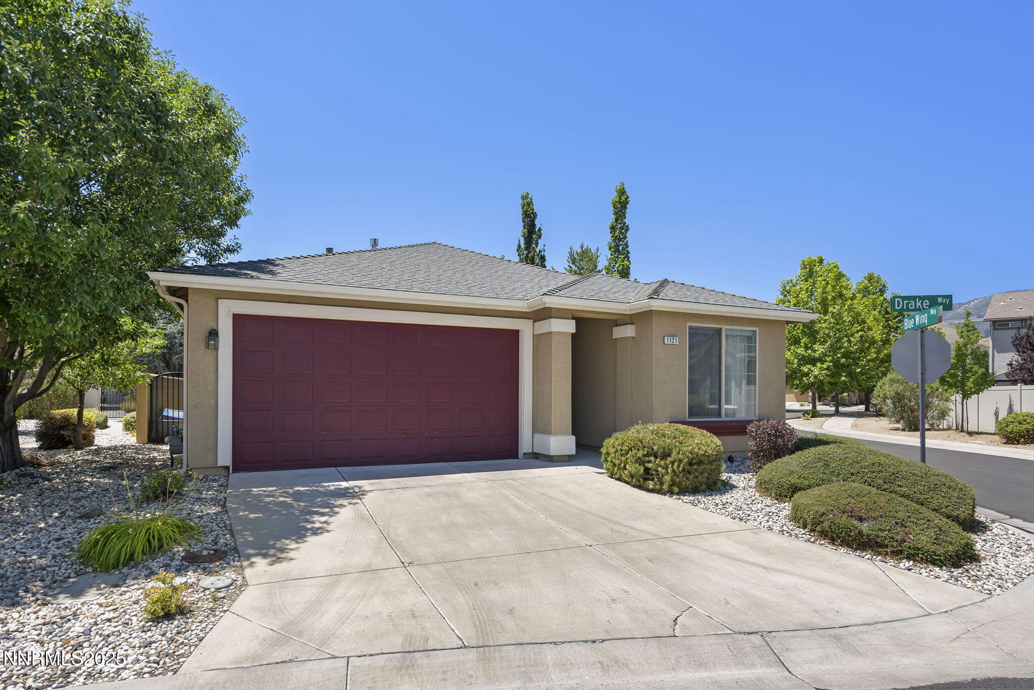 1121 Drake Way Property Photo 1