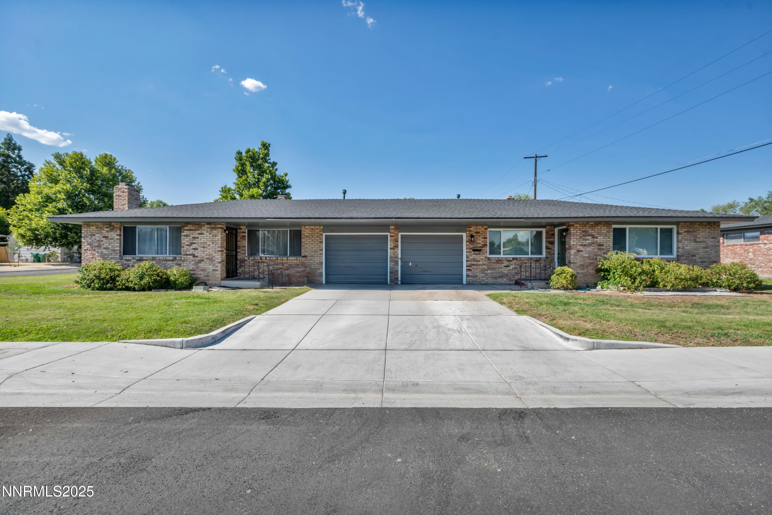 905 E Taylor Street Property Photo 1