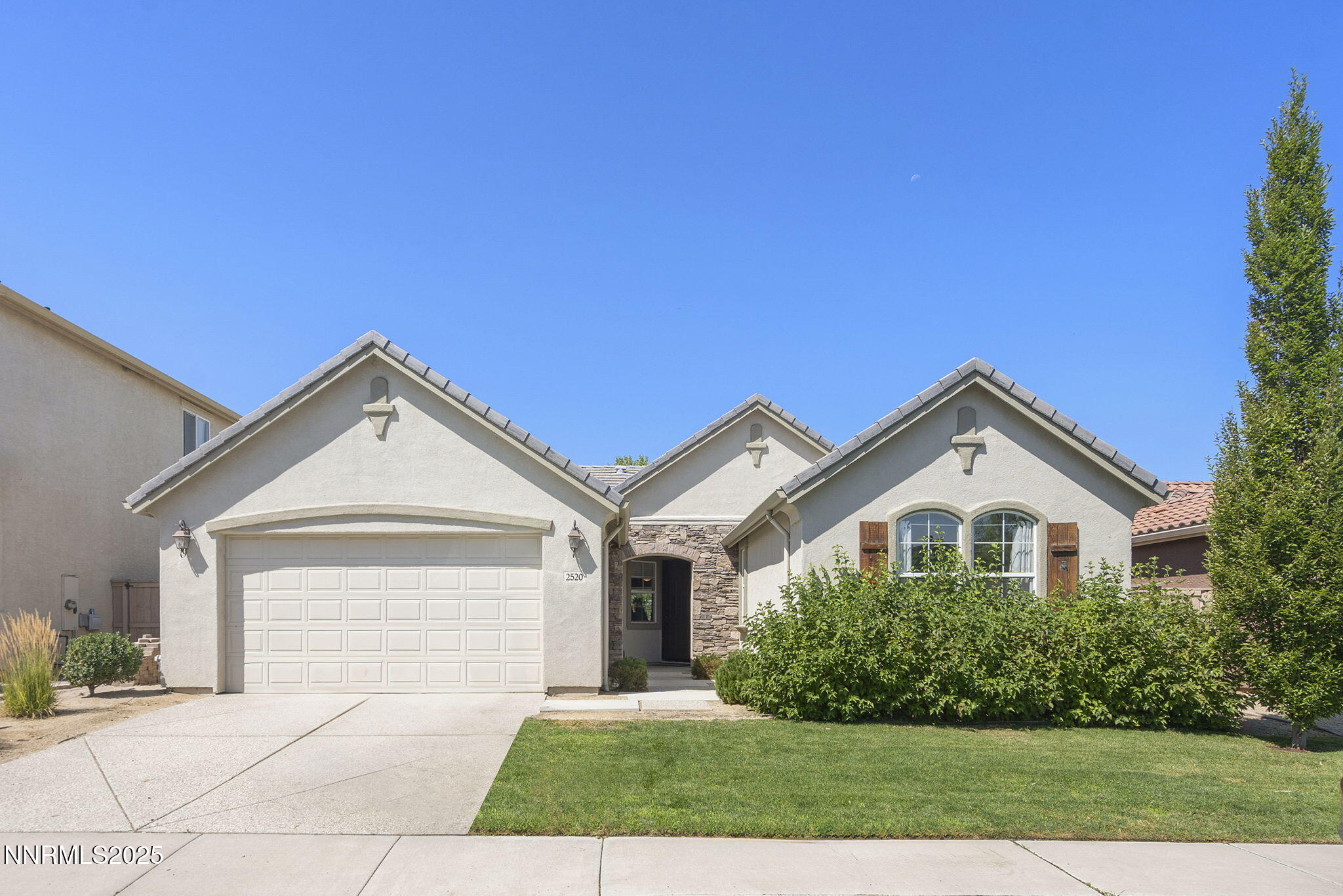 2520 Country Falls Lane Property Photo 1