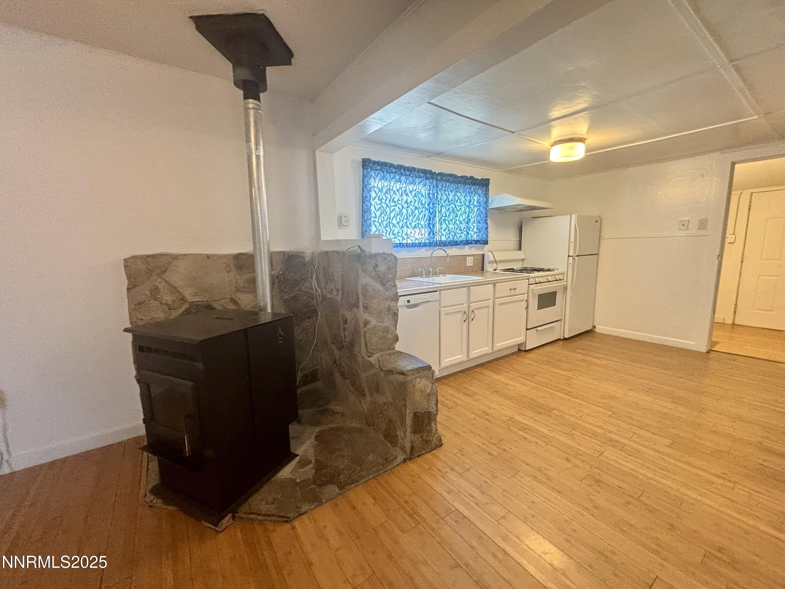 1560 Grinnel Avenue Property Photo 8