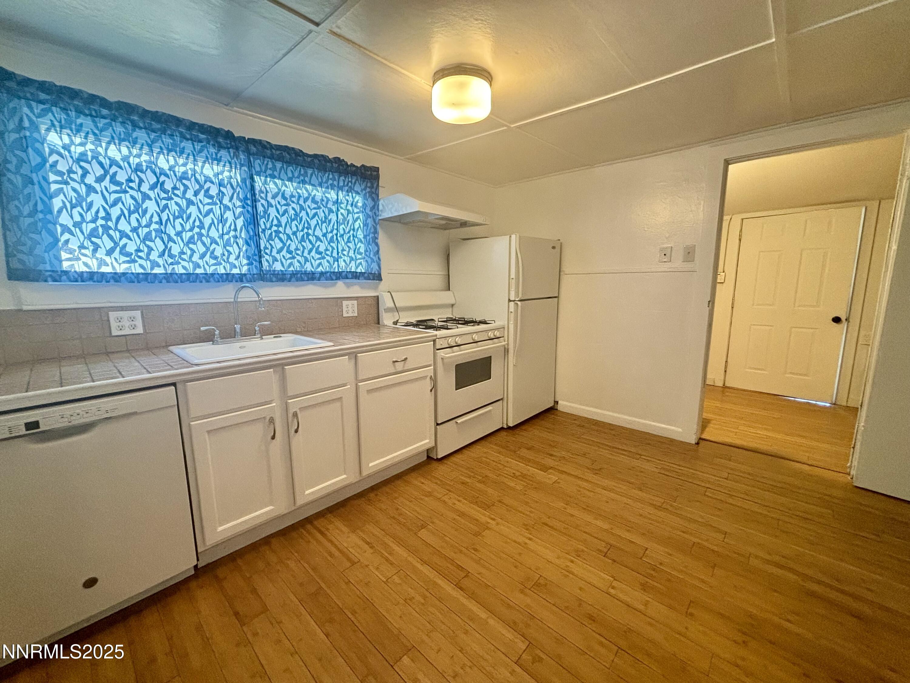 1560 Grinnel Avenue Property Photo 9