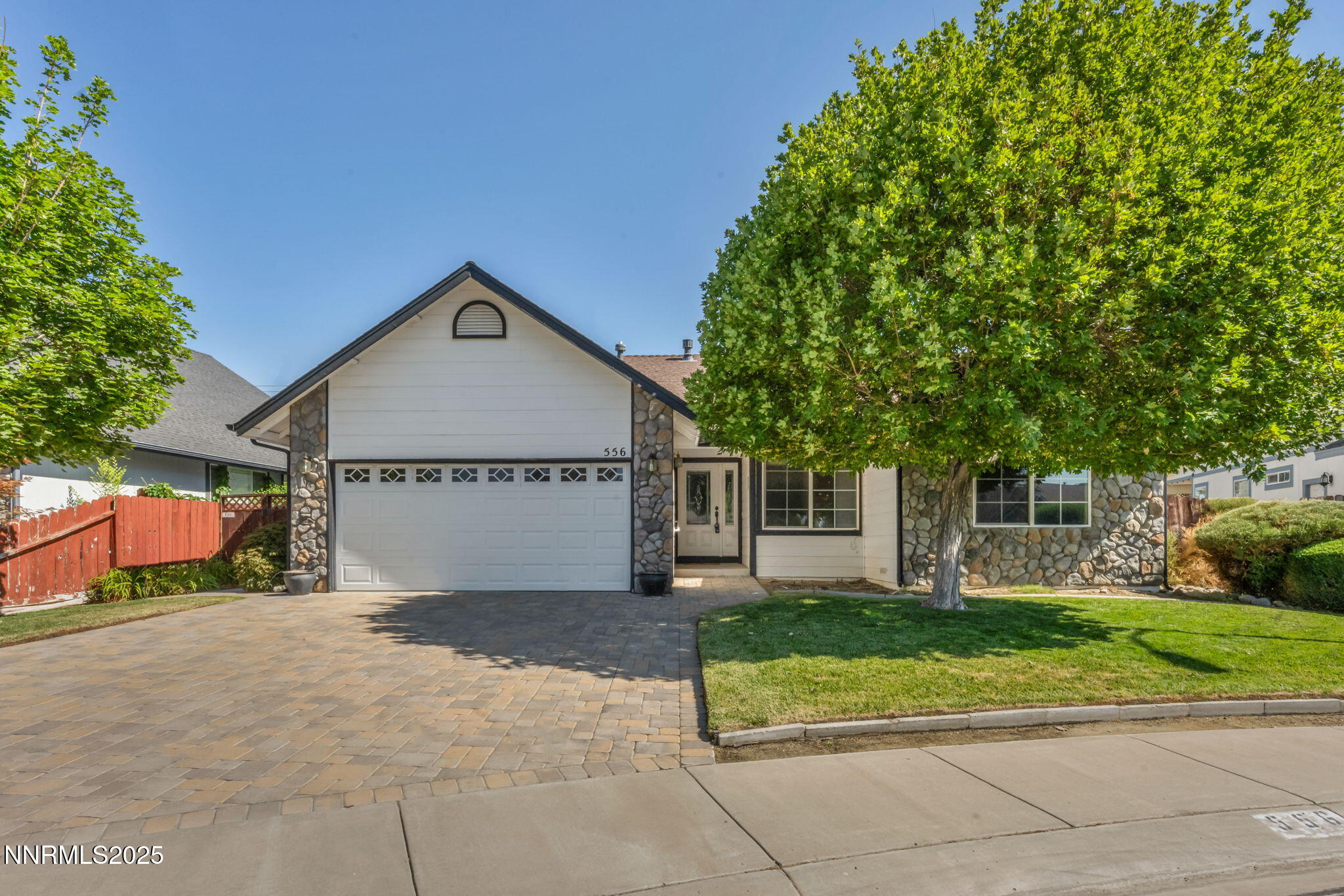 556 Pavilion Court Property Photo 1
