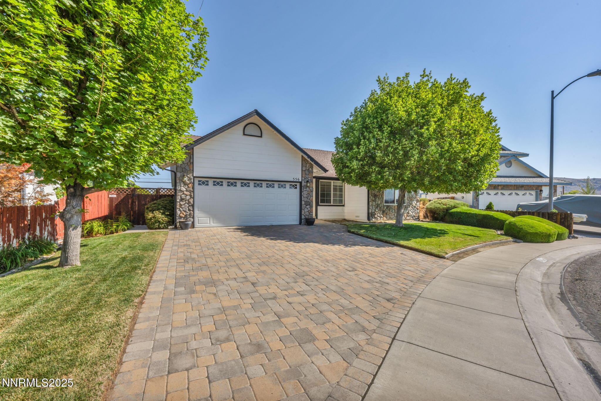 556 Pavilion Court Property Photo 2