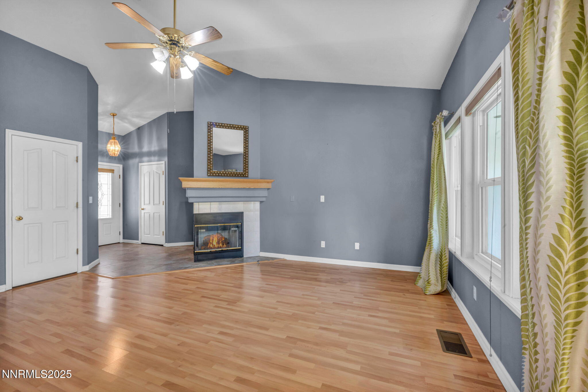 556 Pavilion Court Property Photo 7