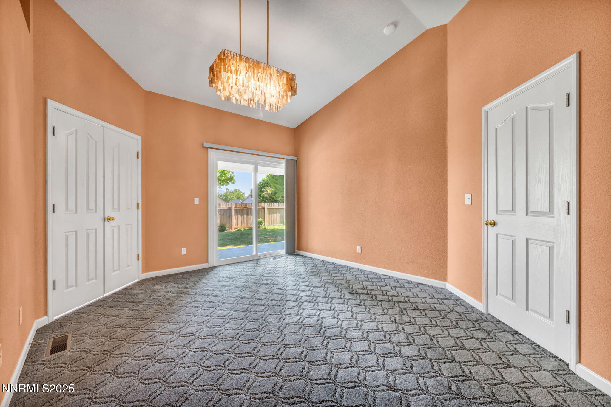 556 Pavilion Court Property Photo 8