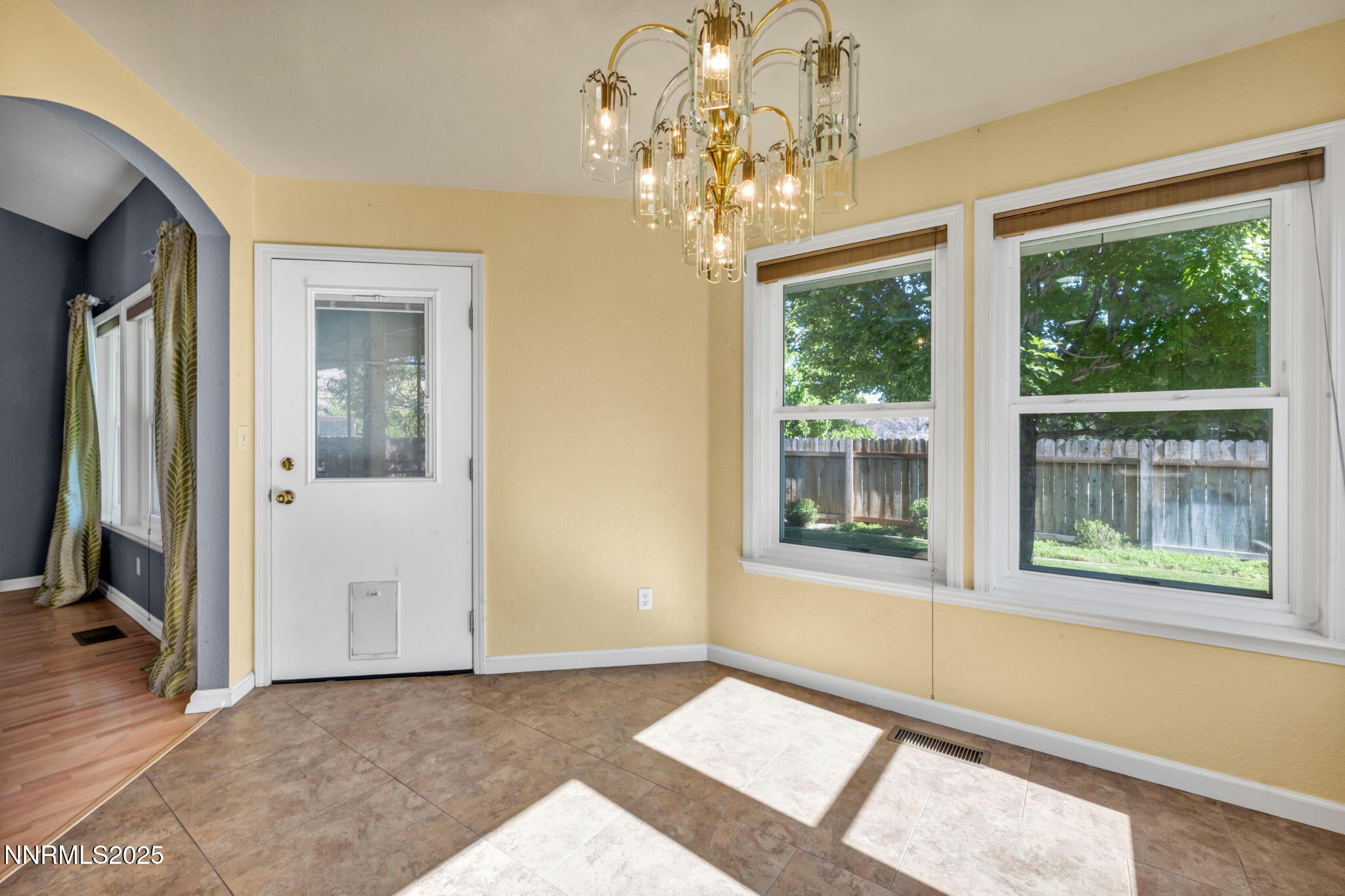 556 Pavilion Court Property Photo 12